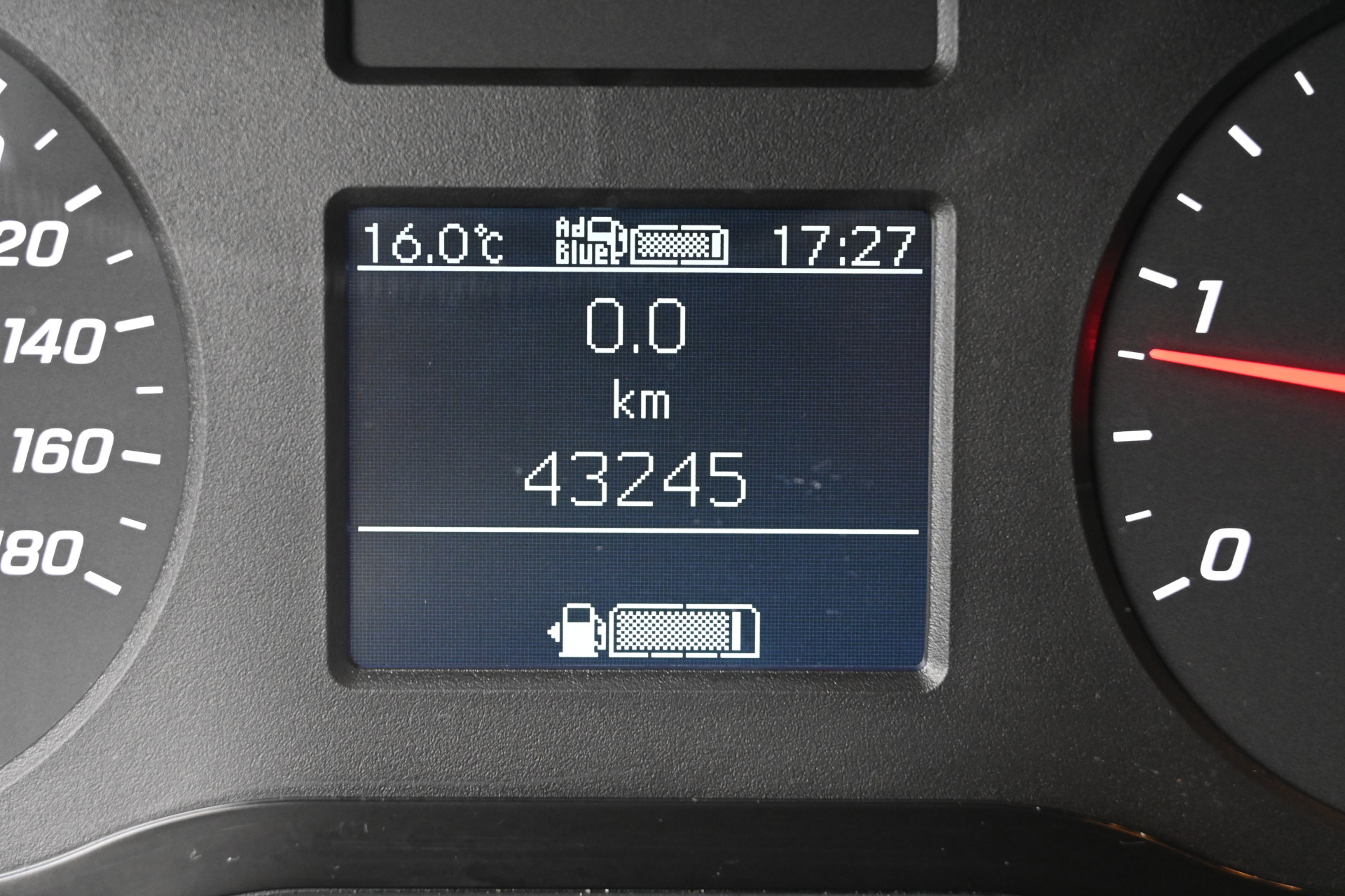 Mercedes-Benz Sprinter 9