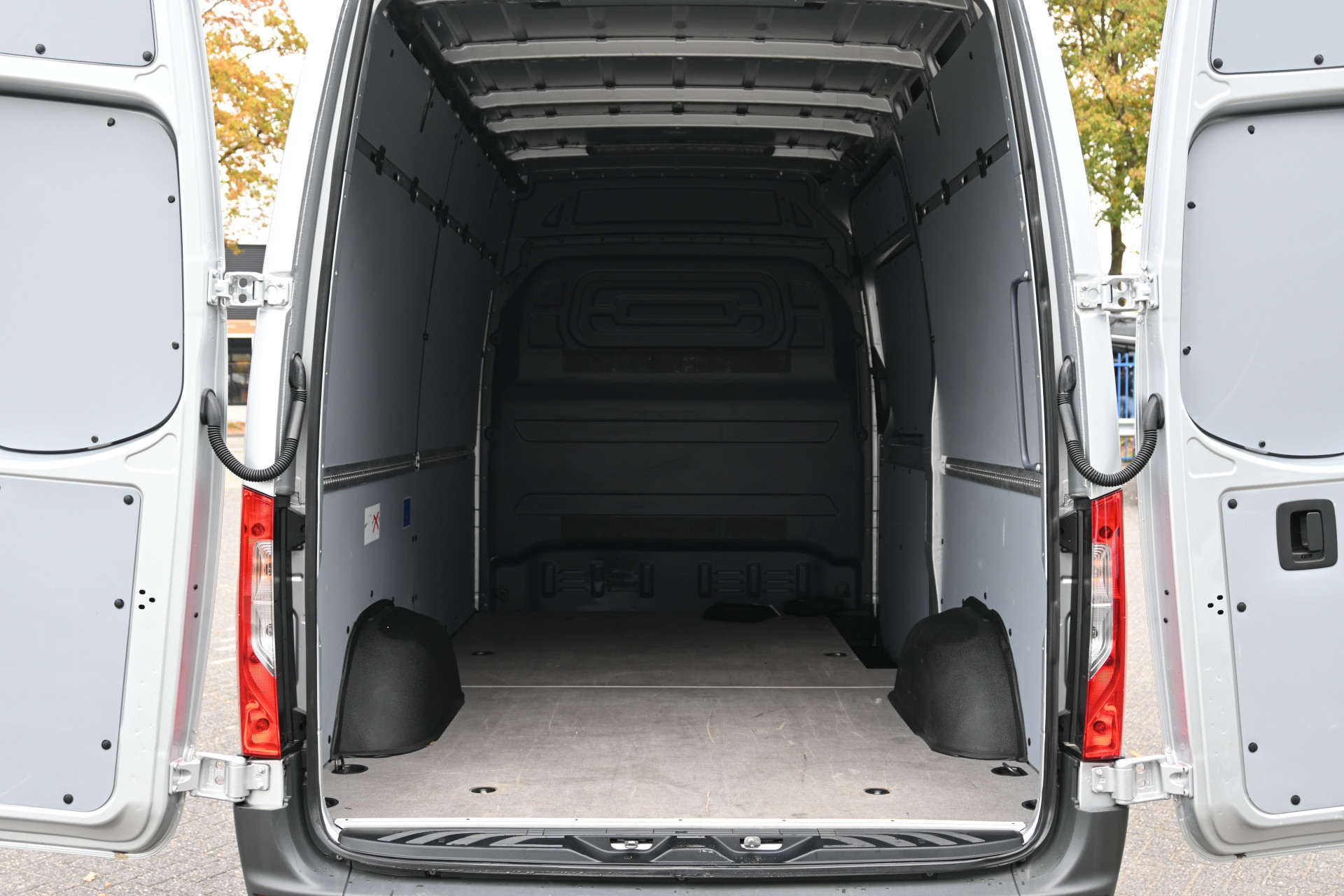 Mercedes-Benz Sprinter 11