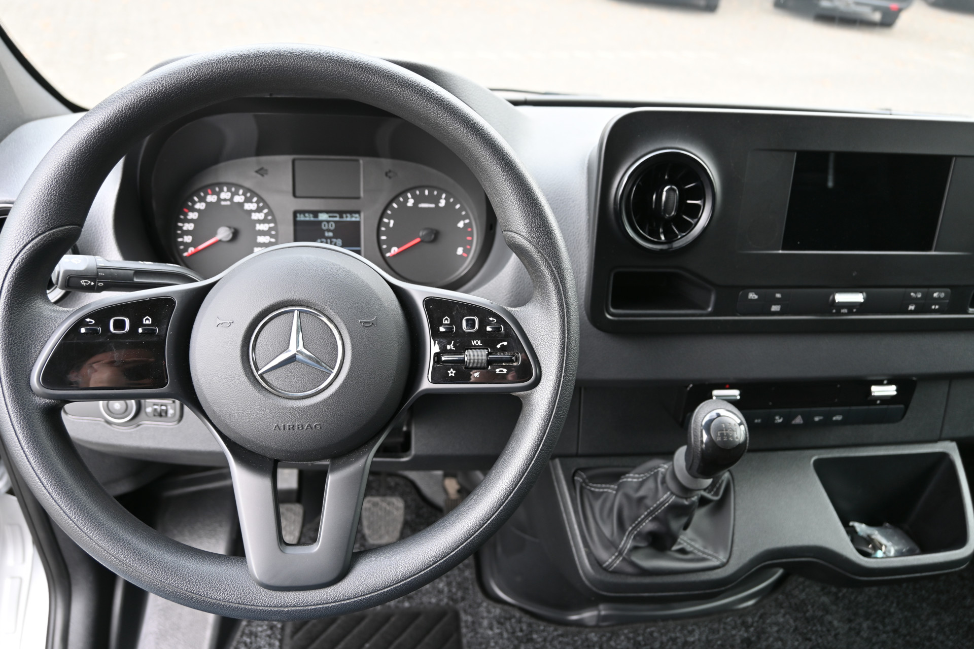 Mercedes-Benz Sprinter 13