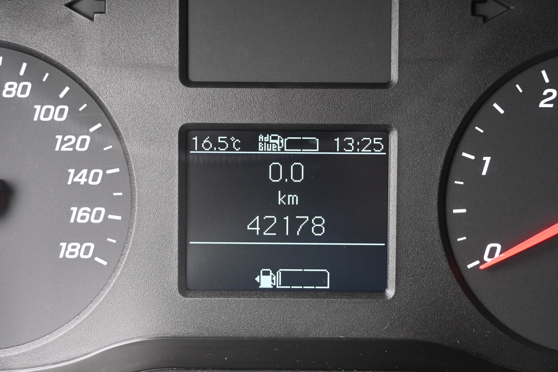 Mercedes-Benz Sprinter 14