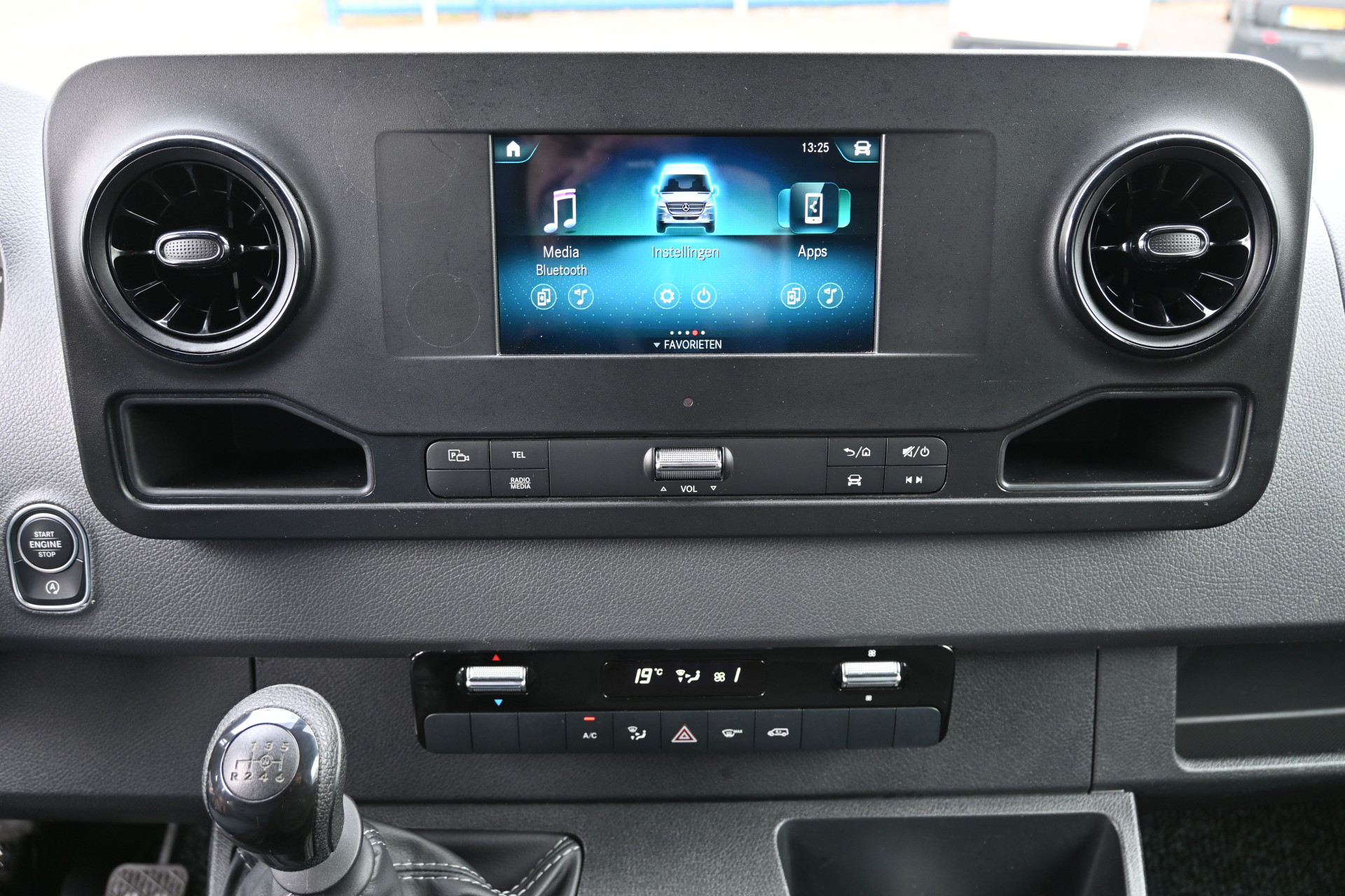 Mercedes-Benz Sprinter 4