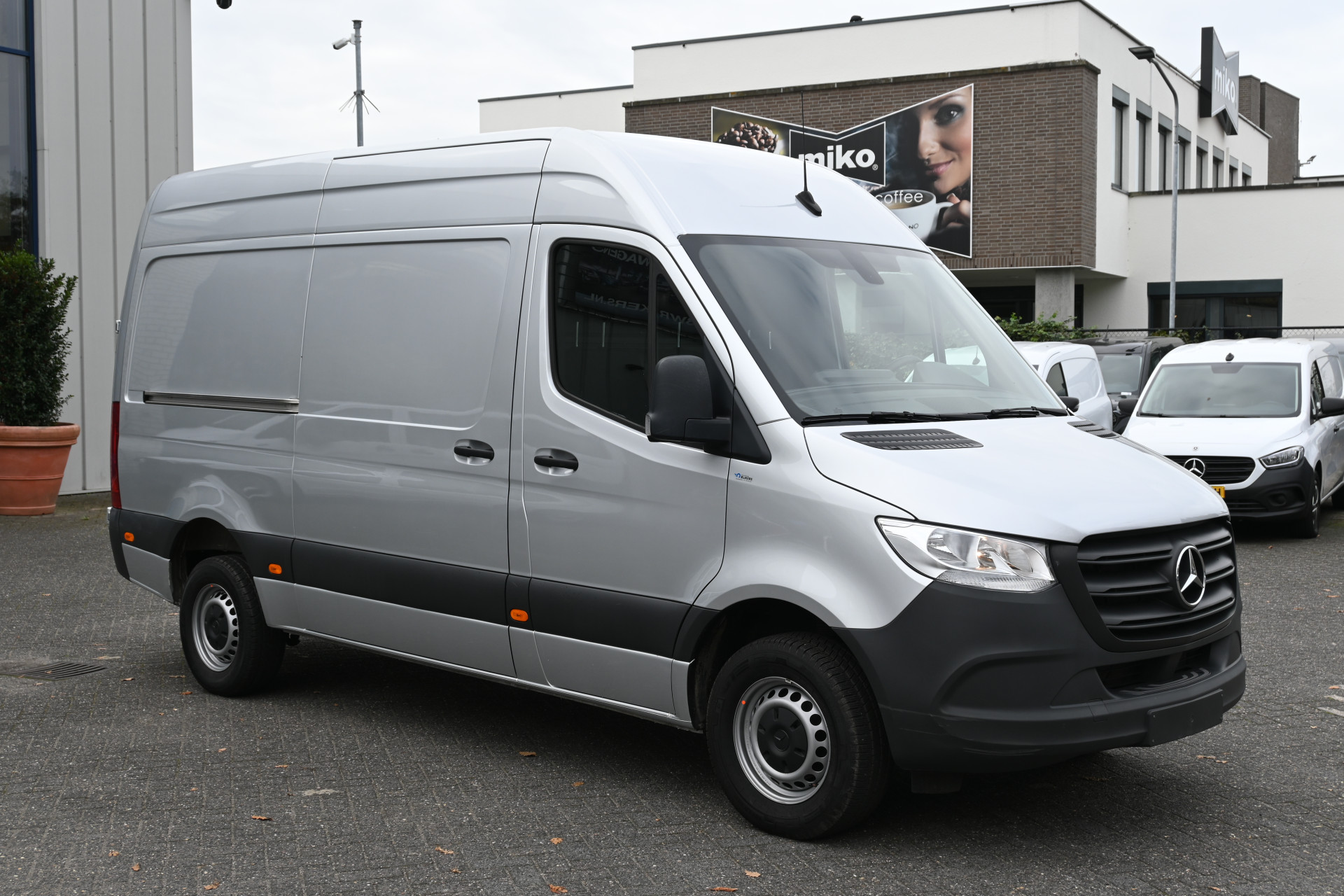 Mercedes-Benz Sprinter 8