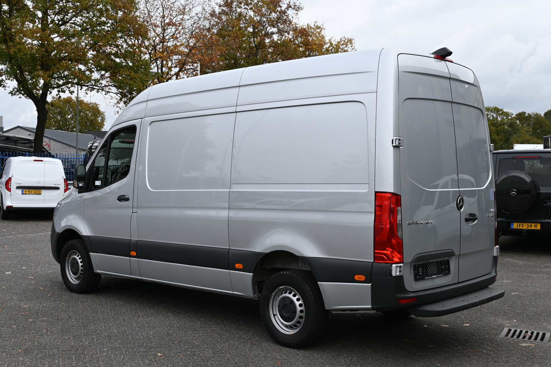 Mercedes-Benz Sprinter 9