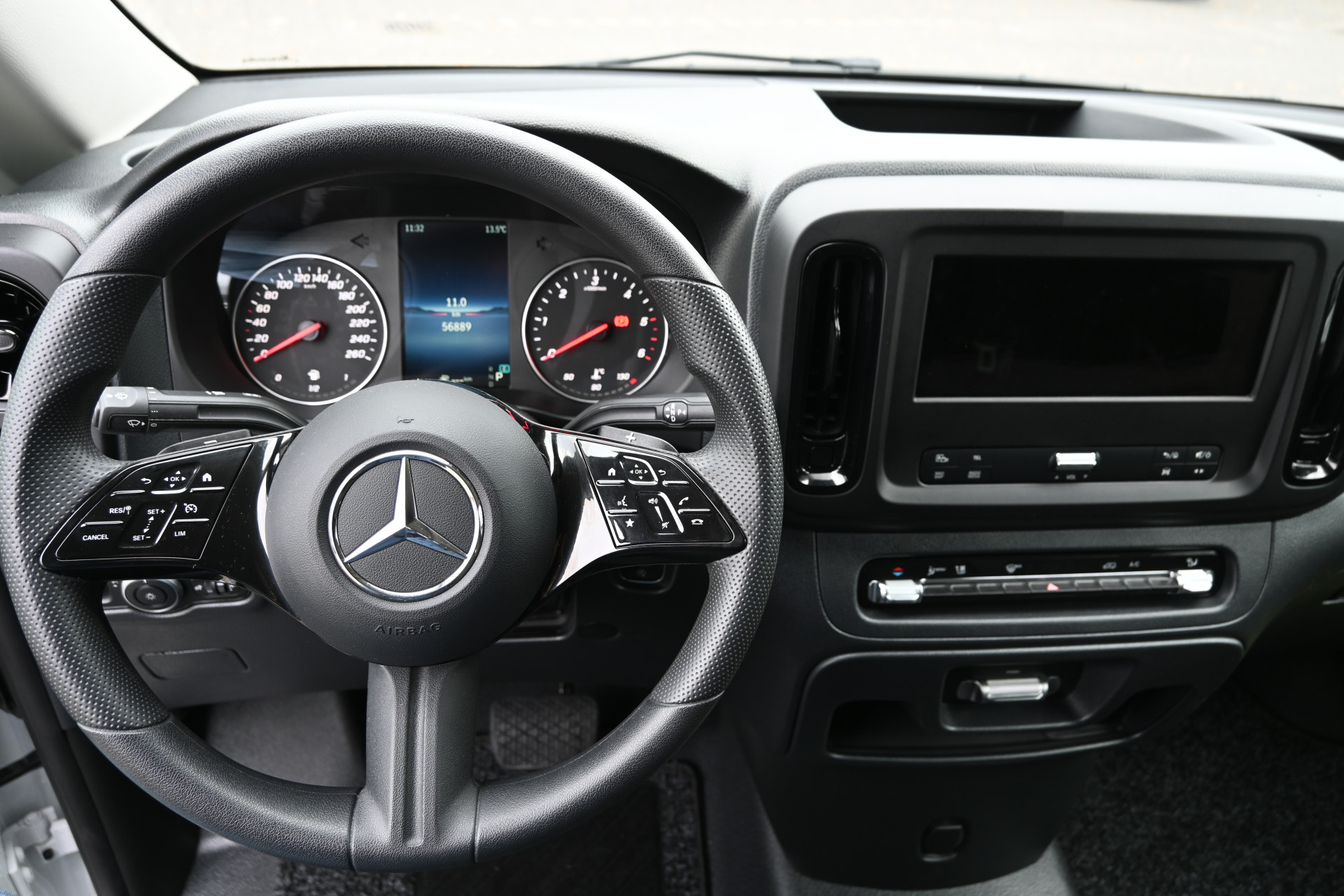 Mercedes-Benz Vito 12