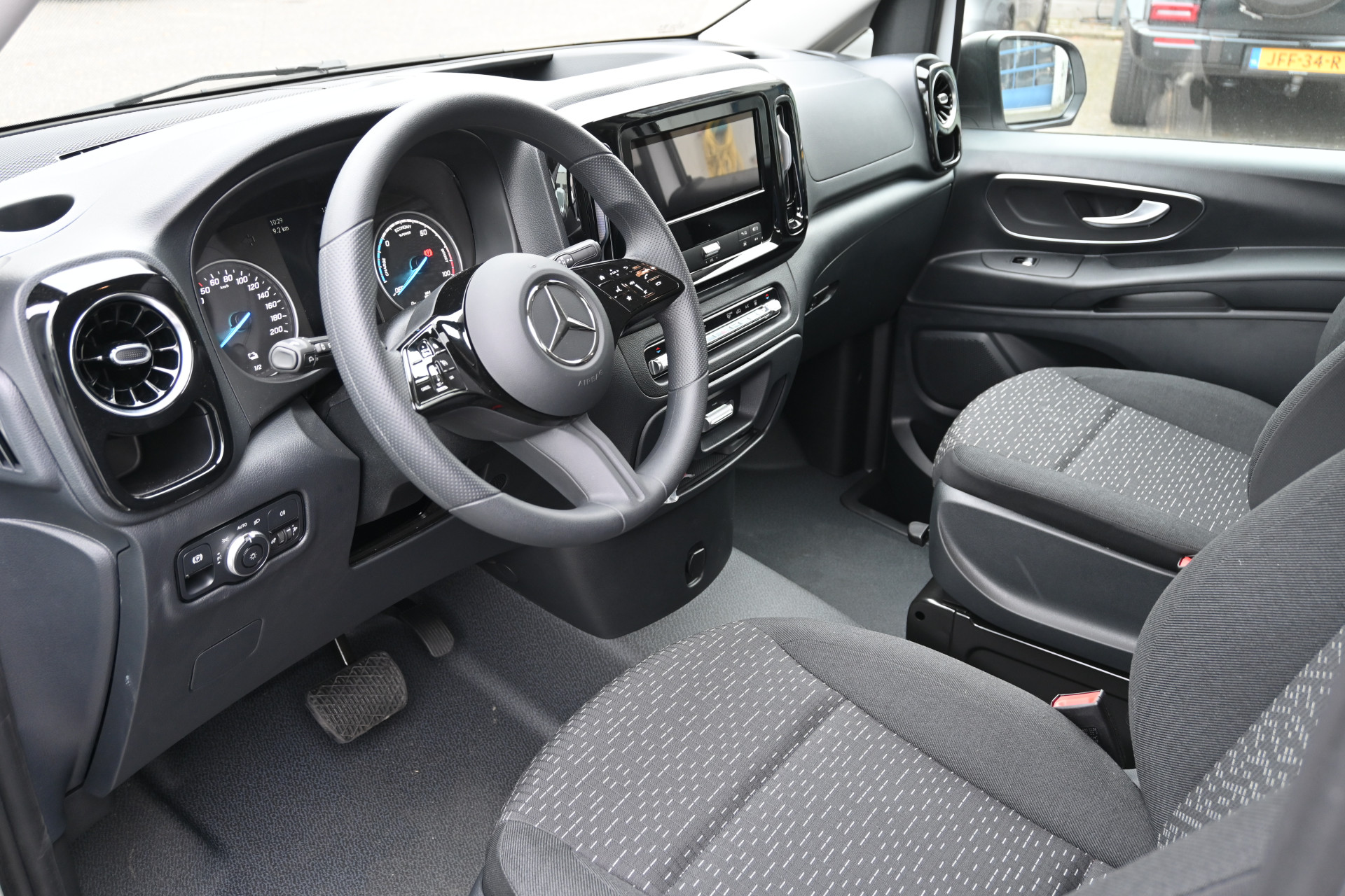 Mercedes-Benz EVITO TOURER 3