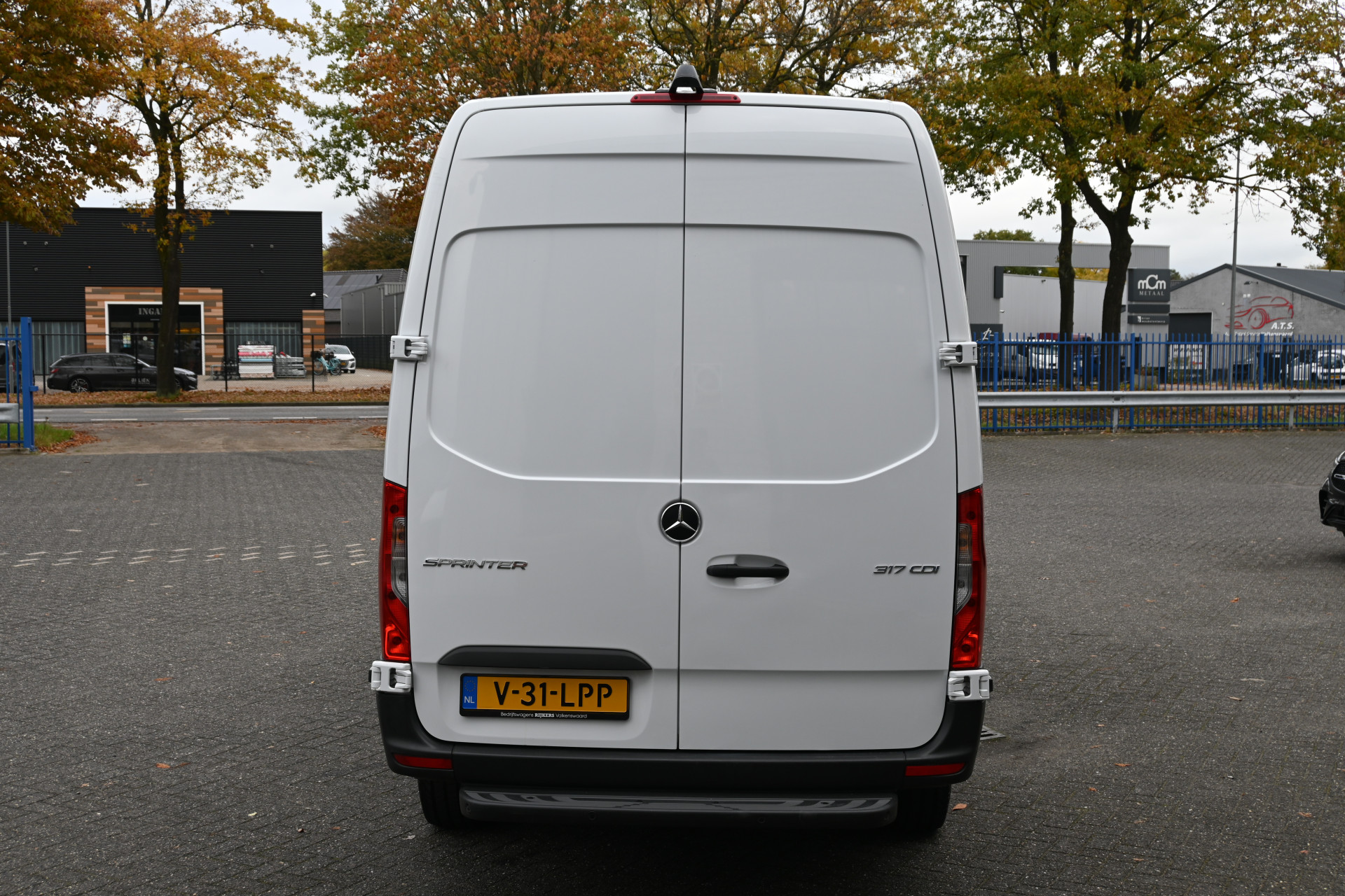 Mercedes-Benz Sprinter 11