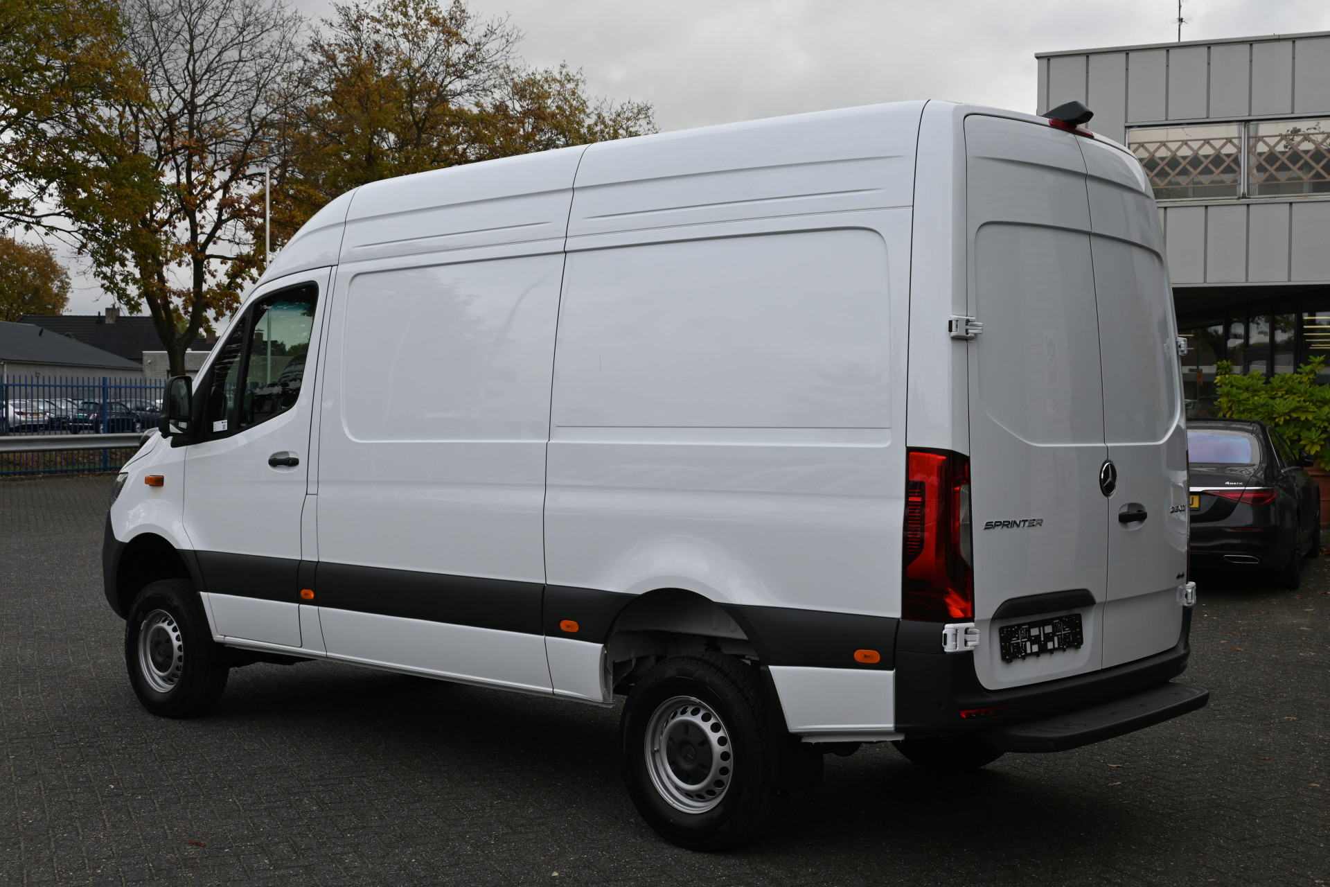 Mercedes-Benz Sprinter 11