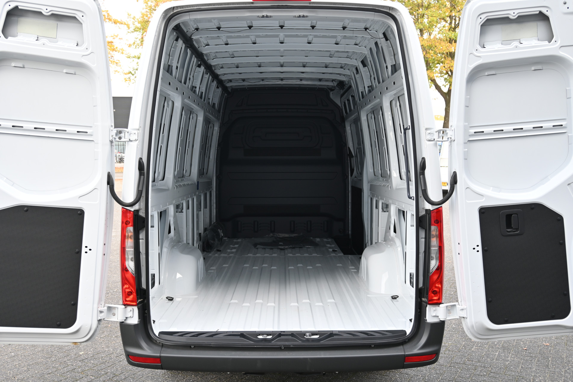 Mercedes-Benz Sprinter 10