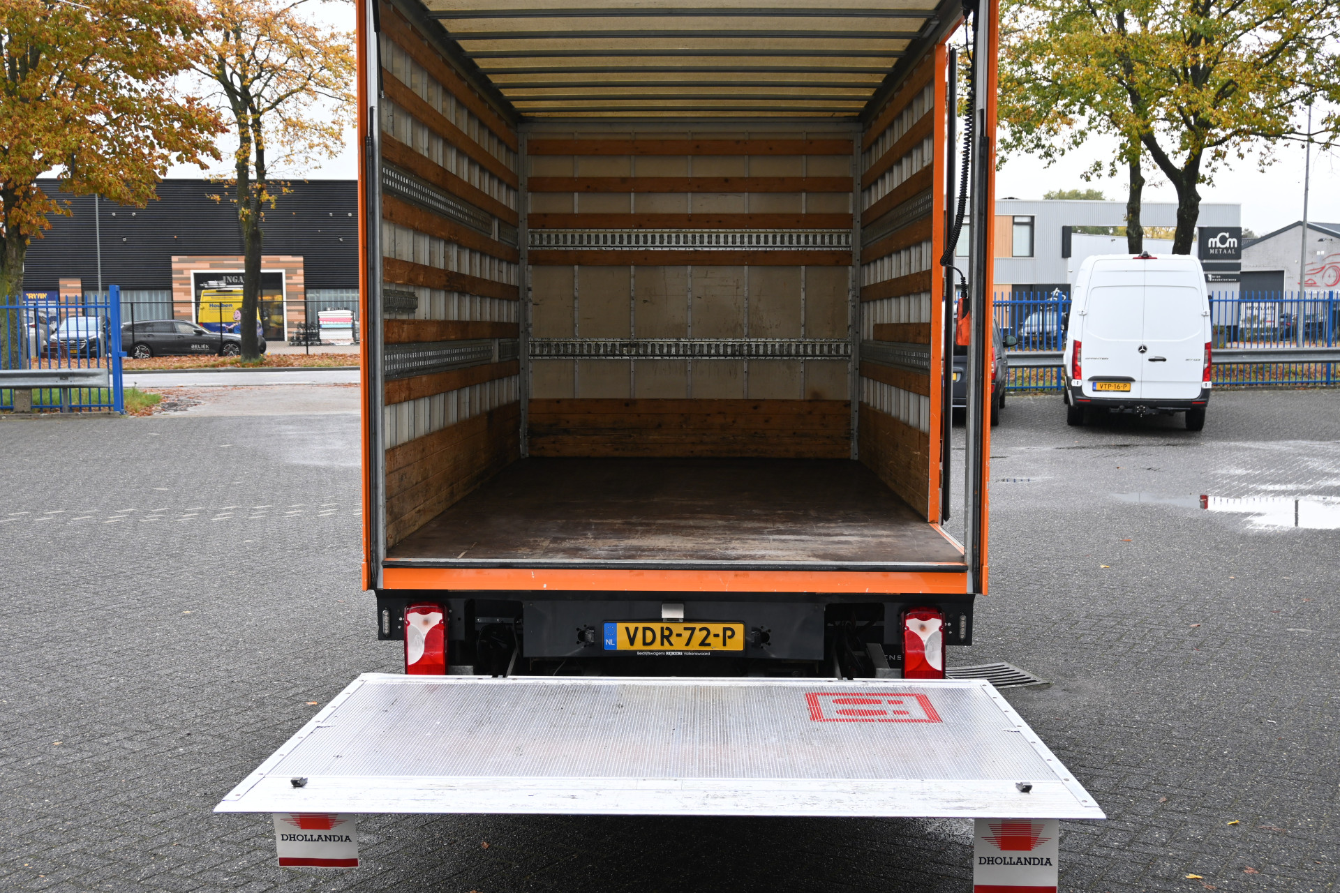 Mercedes-Benz Sprinter 11