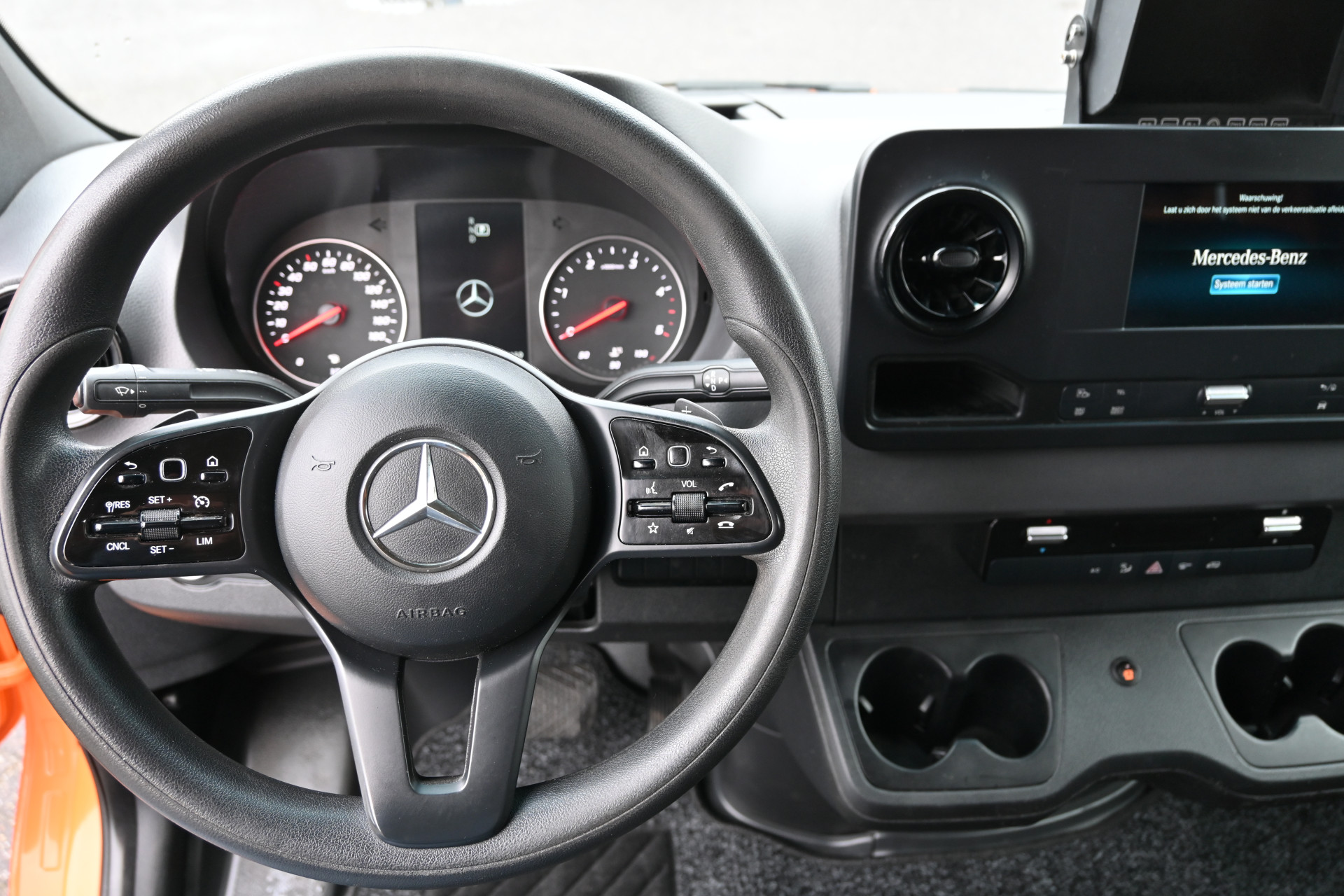 Mercedes-Benz Sprinter 14