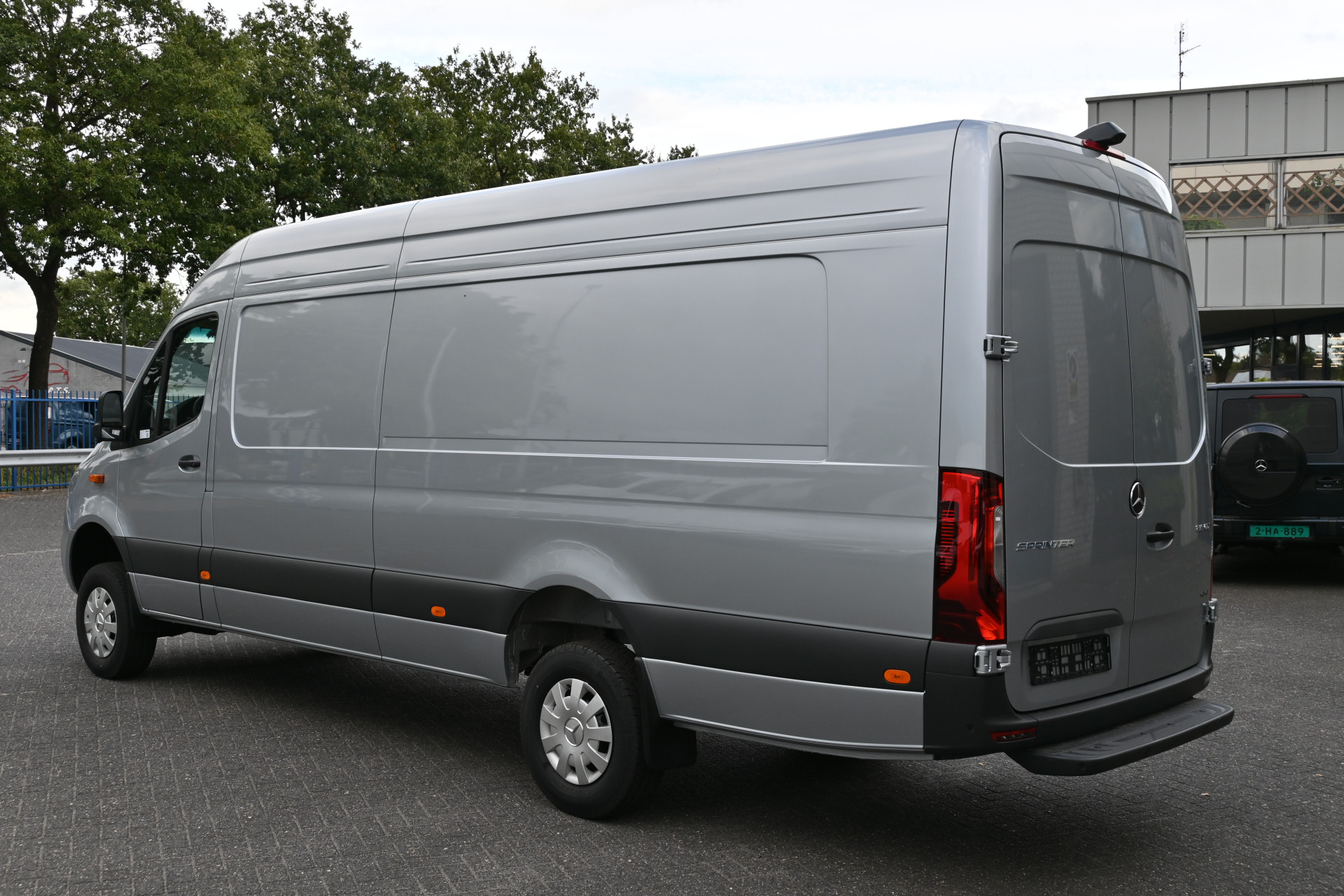 Mercedes-Benz Sprinter 10