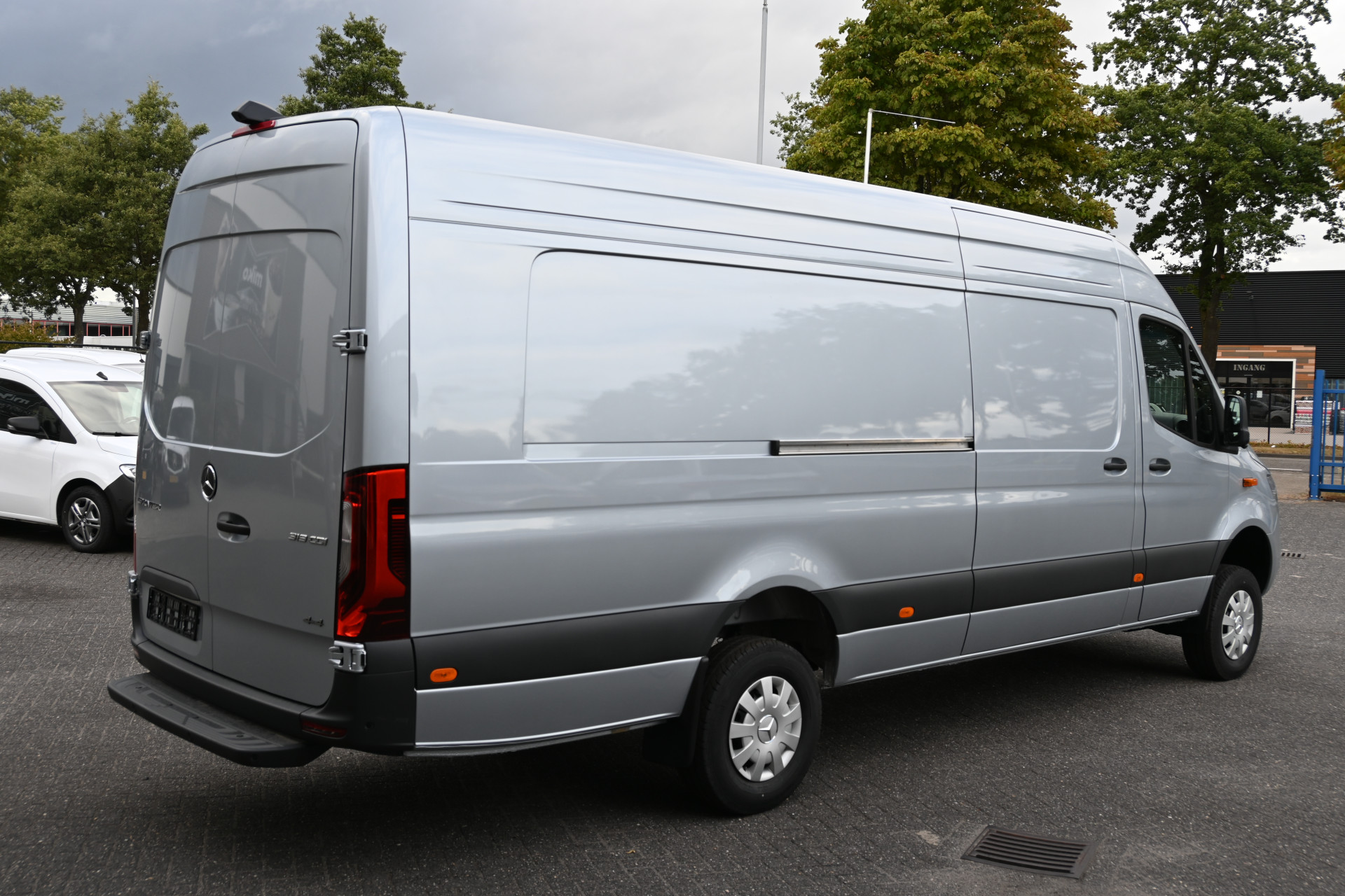 Mercedes-Benz Sprinter 2