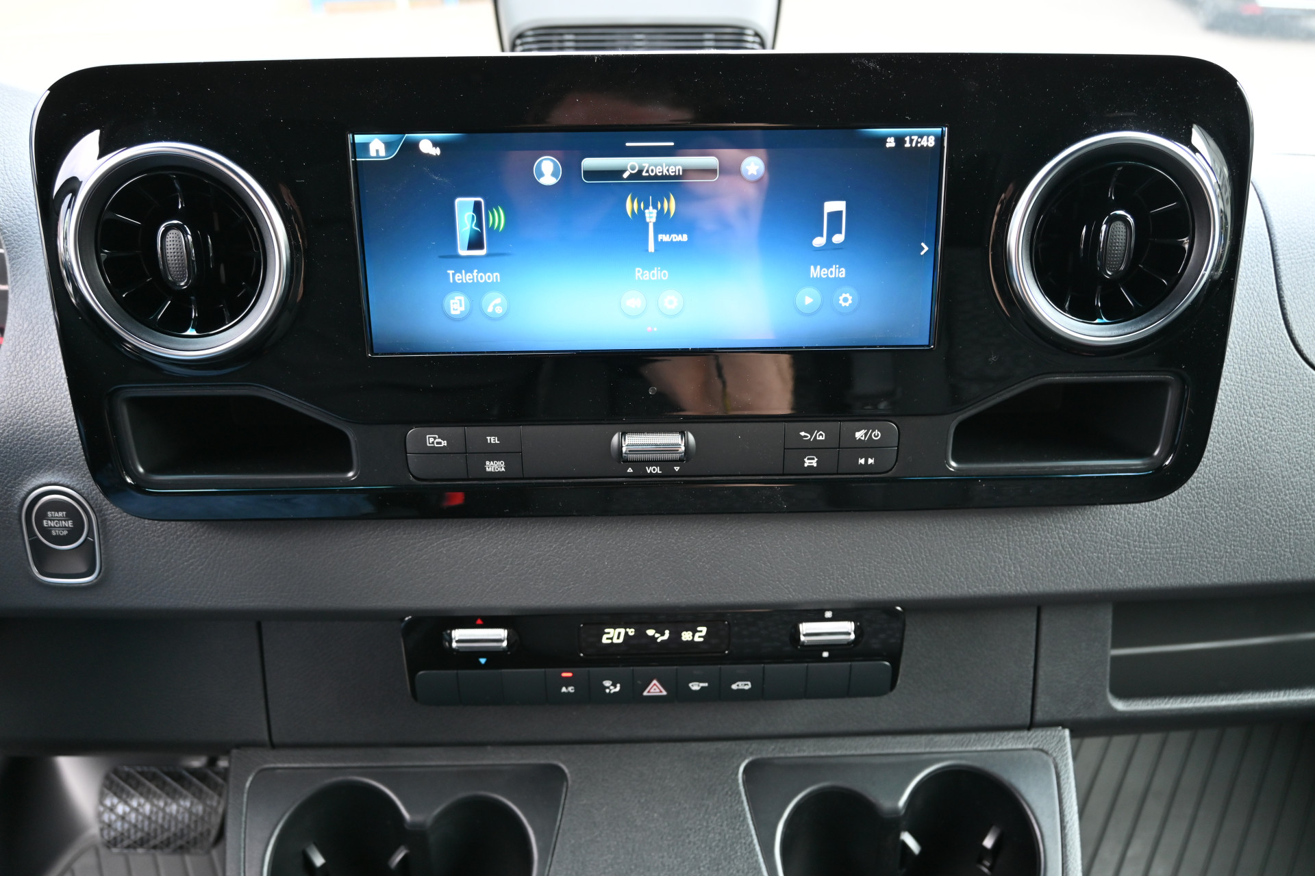 Mercedes-Benz Sprinter 4