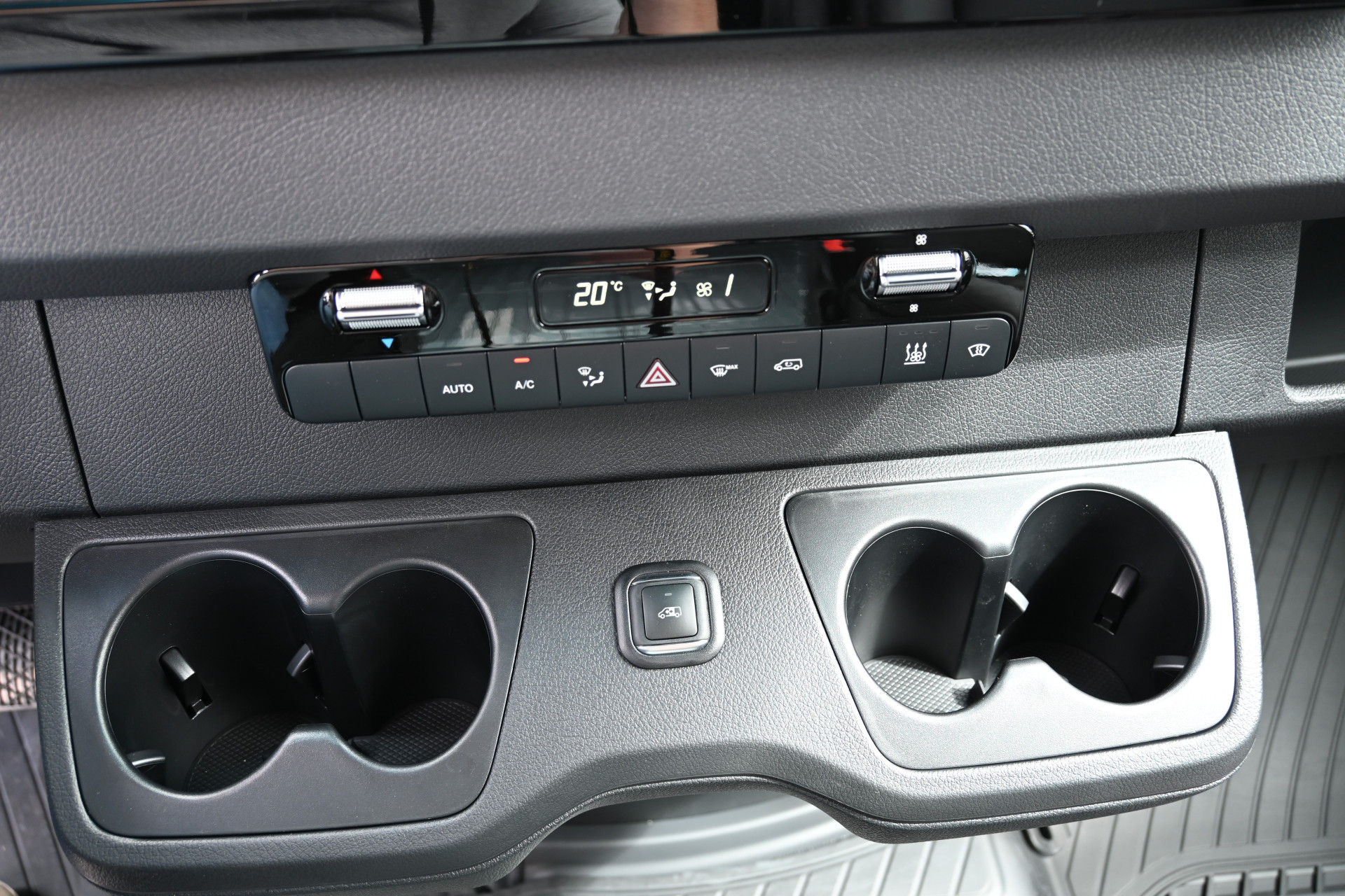 Mercedes-Benz Sprinter 12