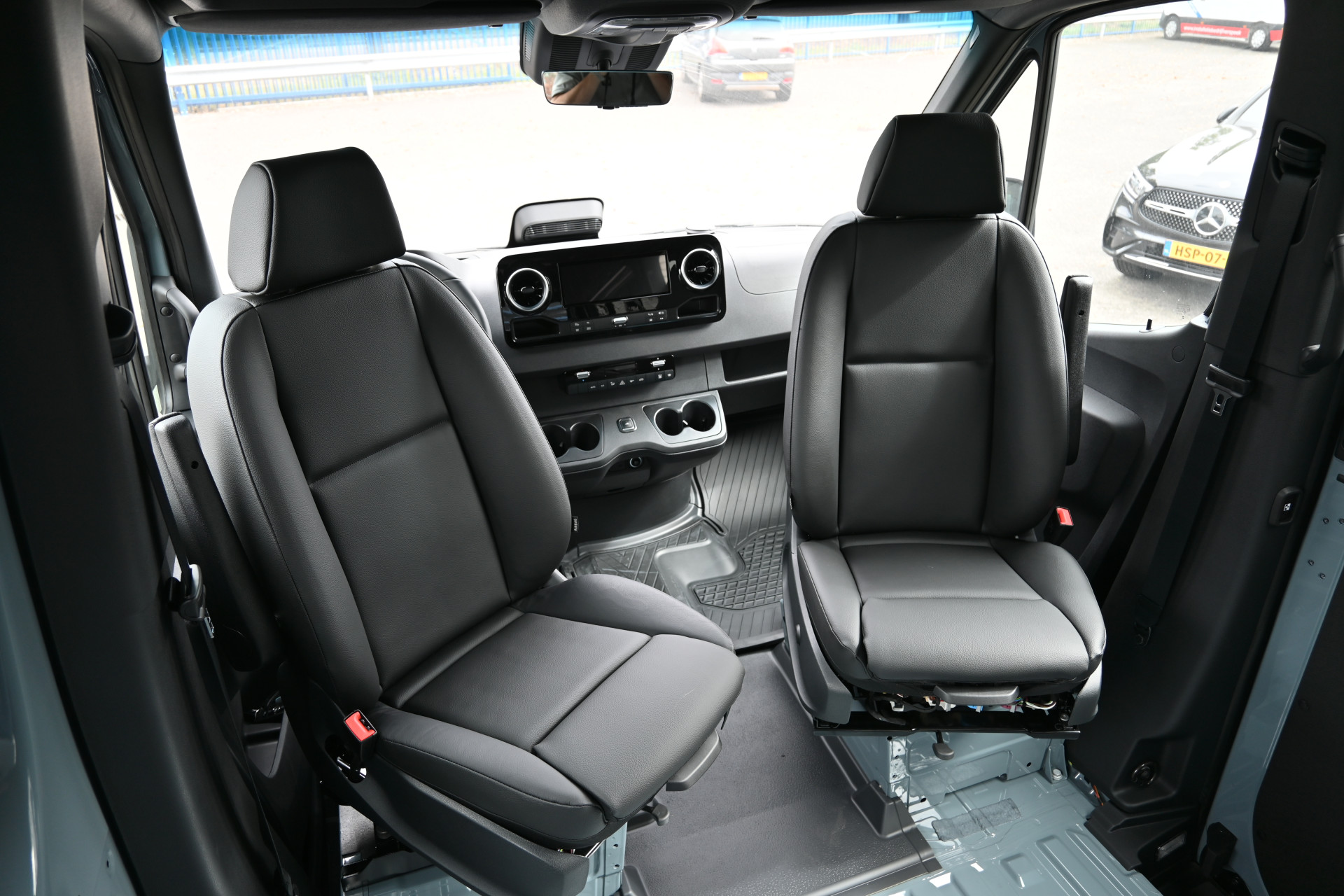 Mercedes-Benz Sprinter 18