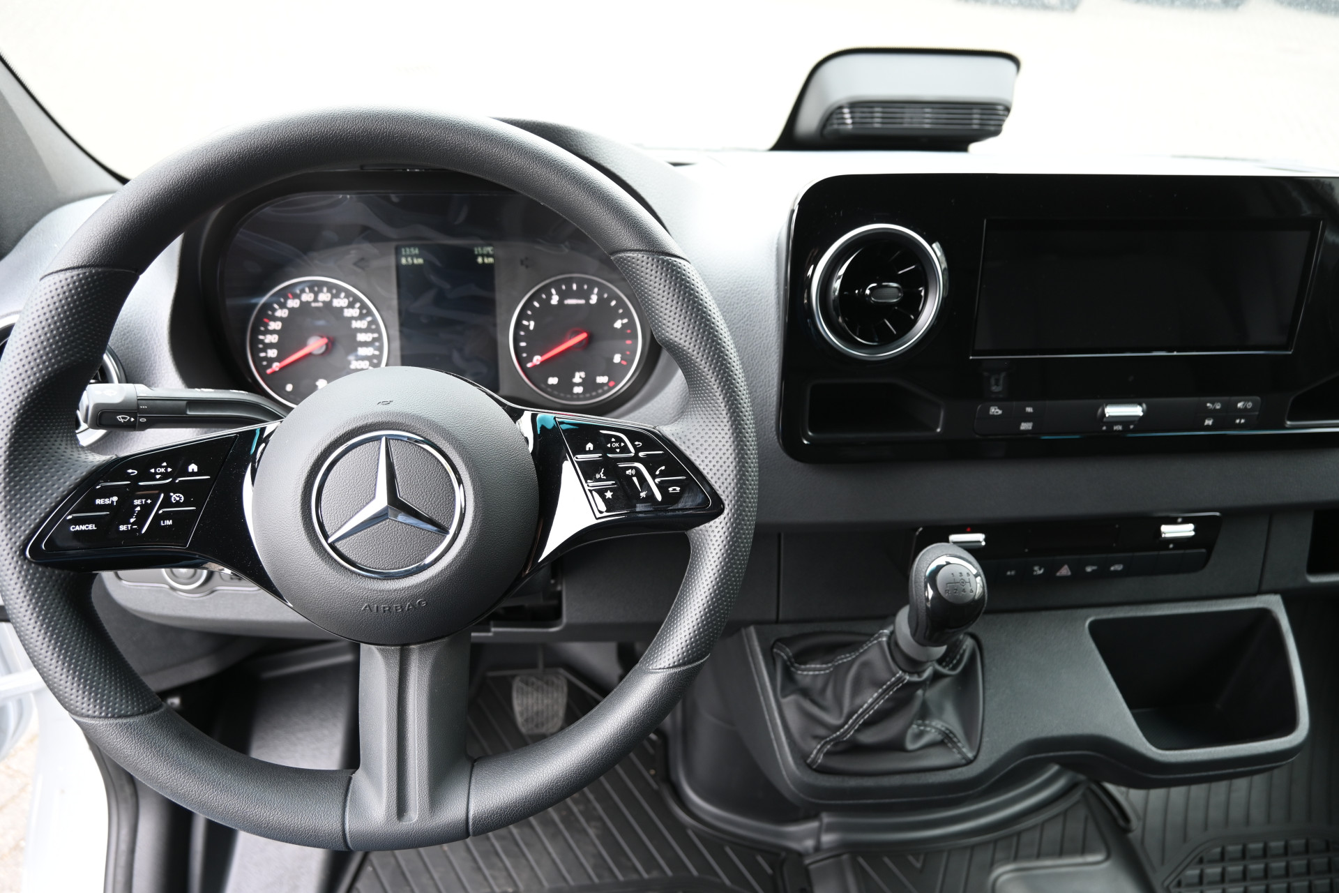 Mercedes-Benz Sprinter 12