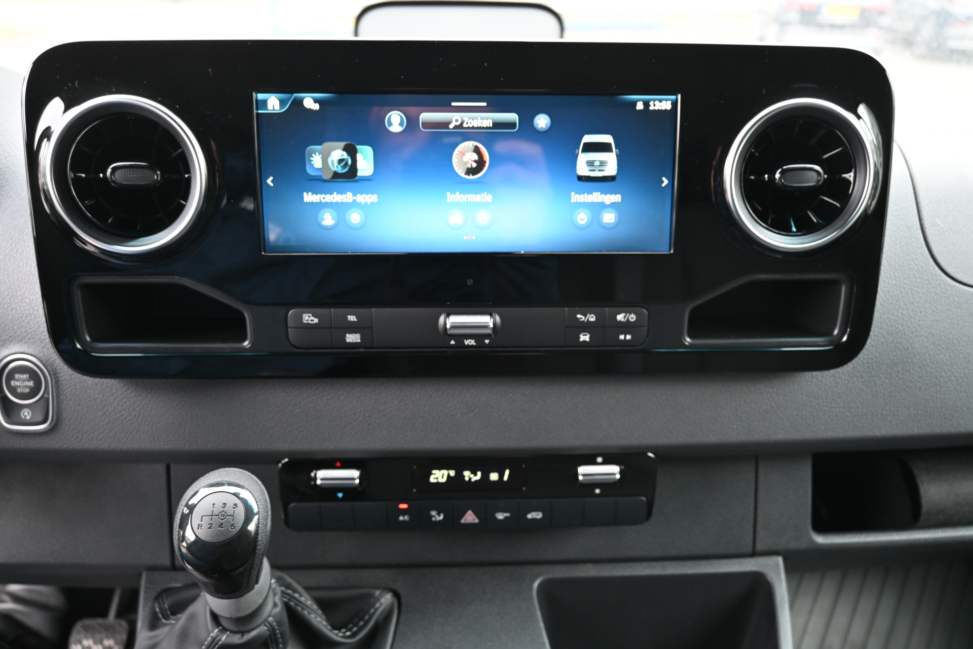 Mercedes-Benz Sprinter 4