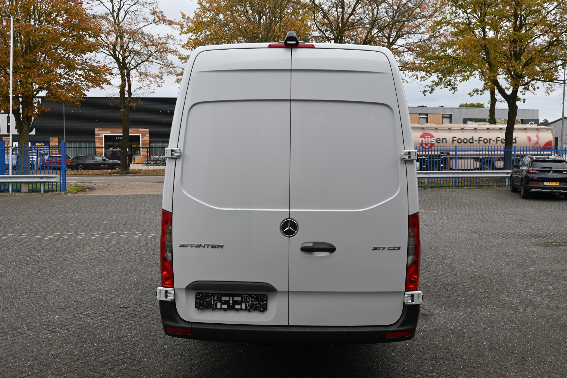 Mercedes-Benz Sprinter 9