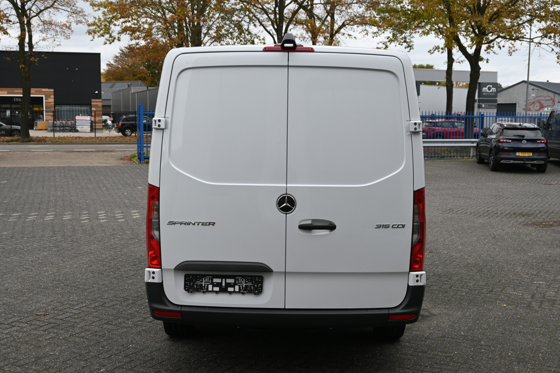 Mercedes-Benz Sprinter 9