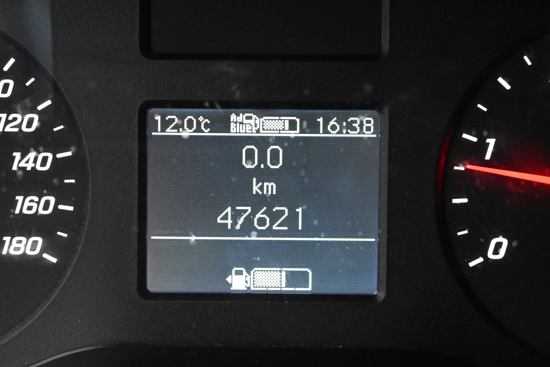 Mercedes-Benz Sprinter 14