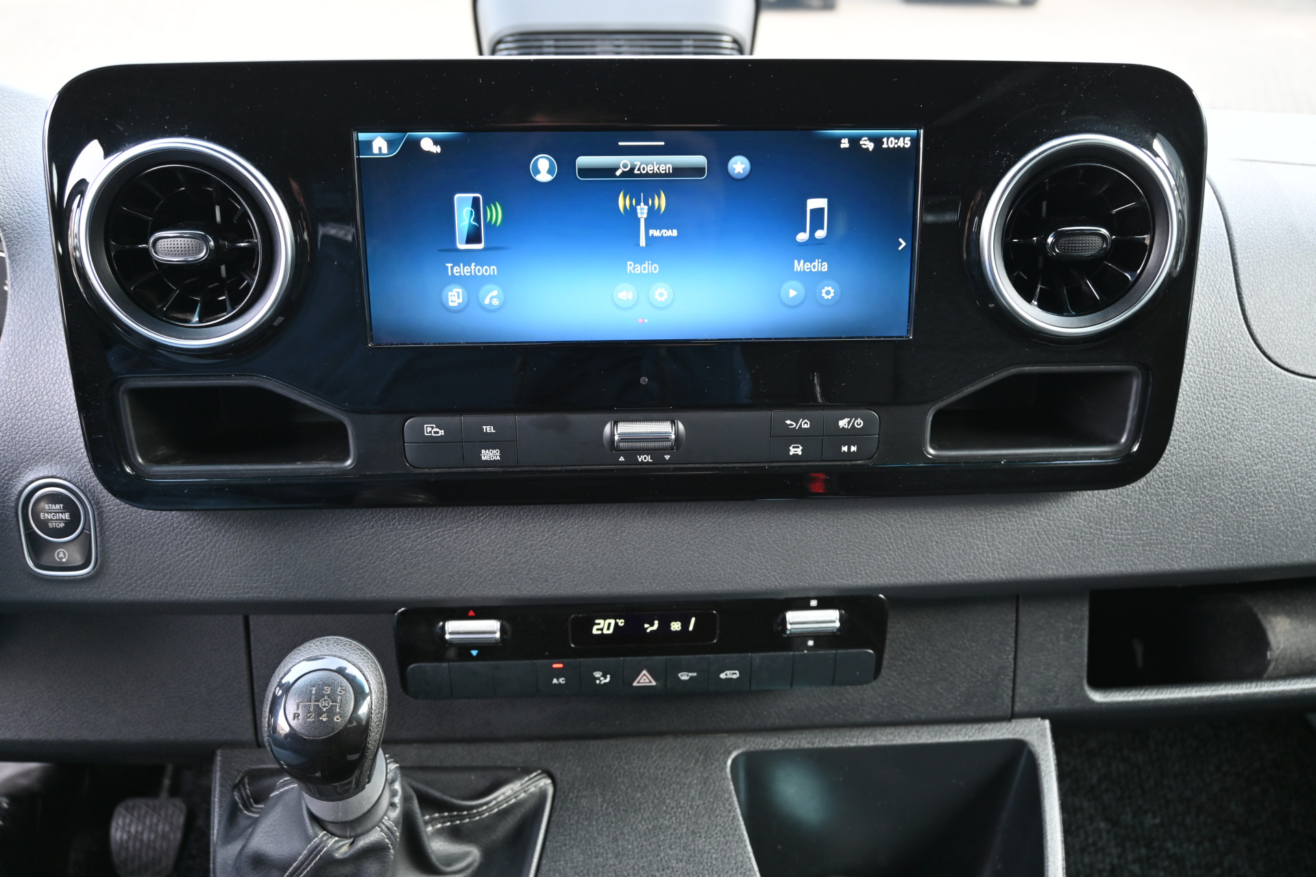 Mercedes-Benz Sprinter 4