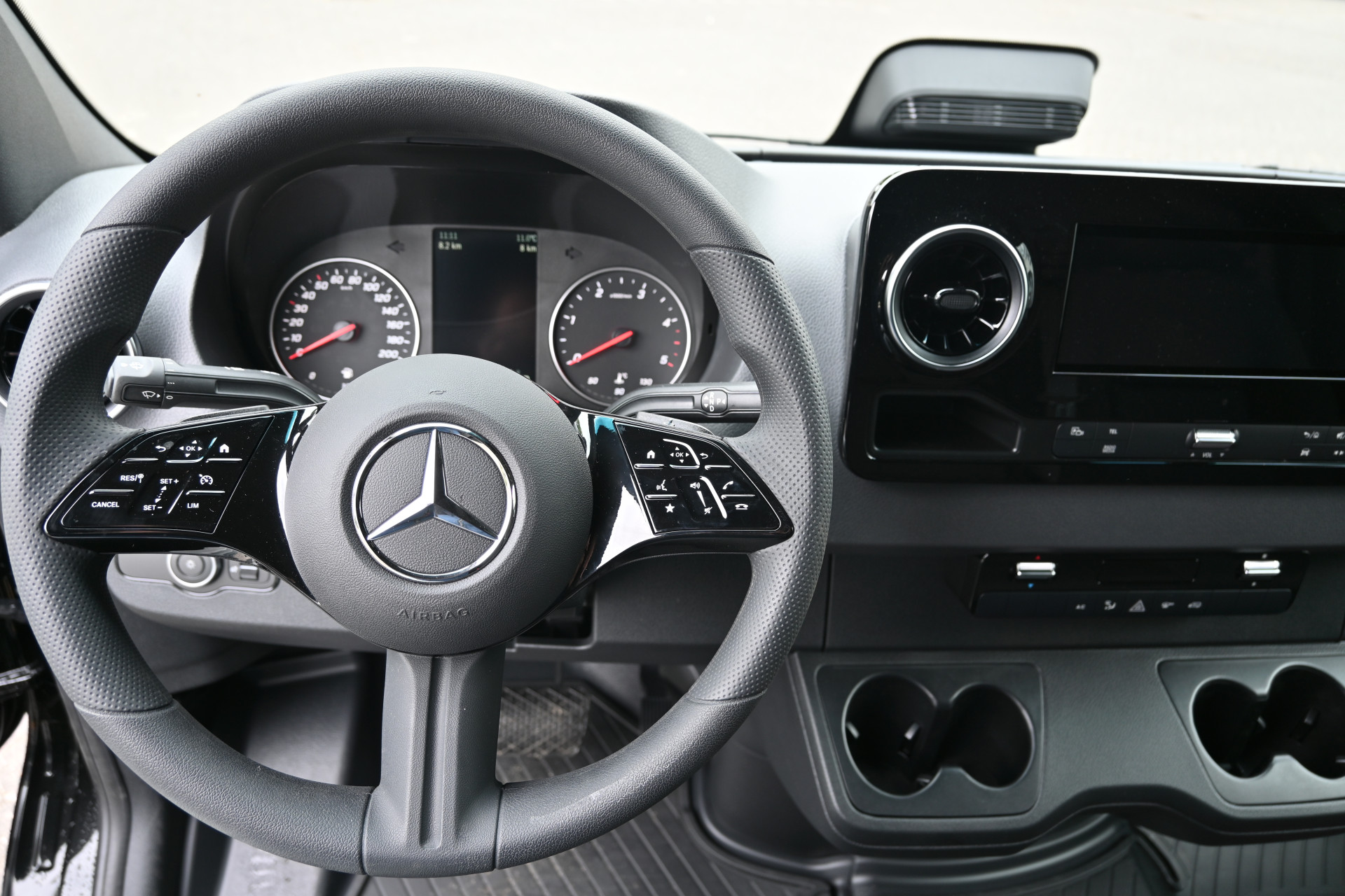 Mercedes-Benz Sprinter 13