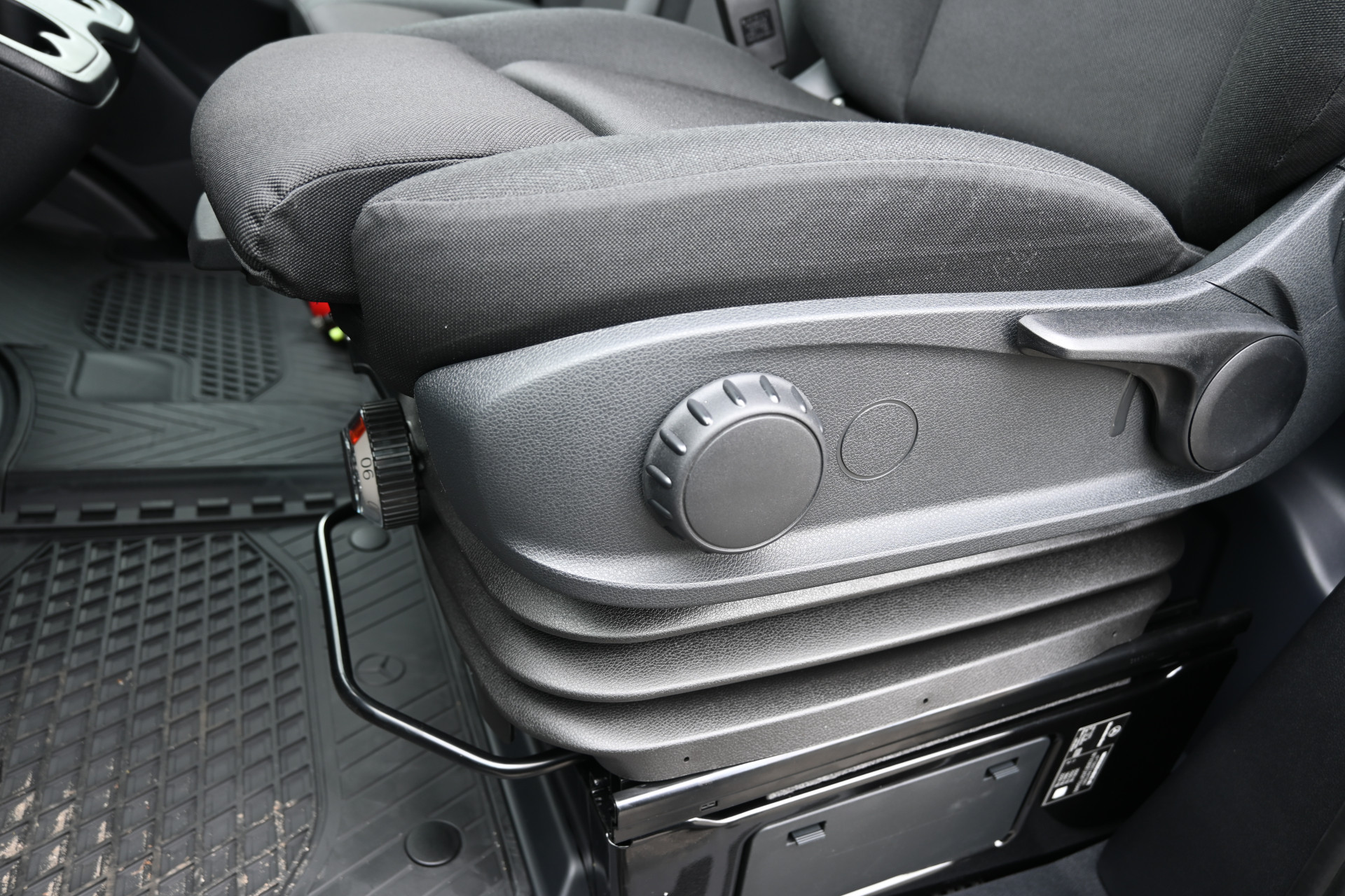 Mercedes-Benz Sprinter 17