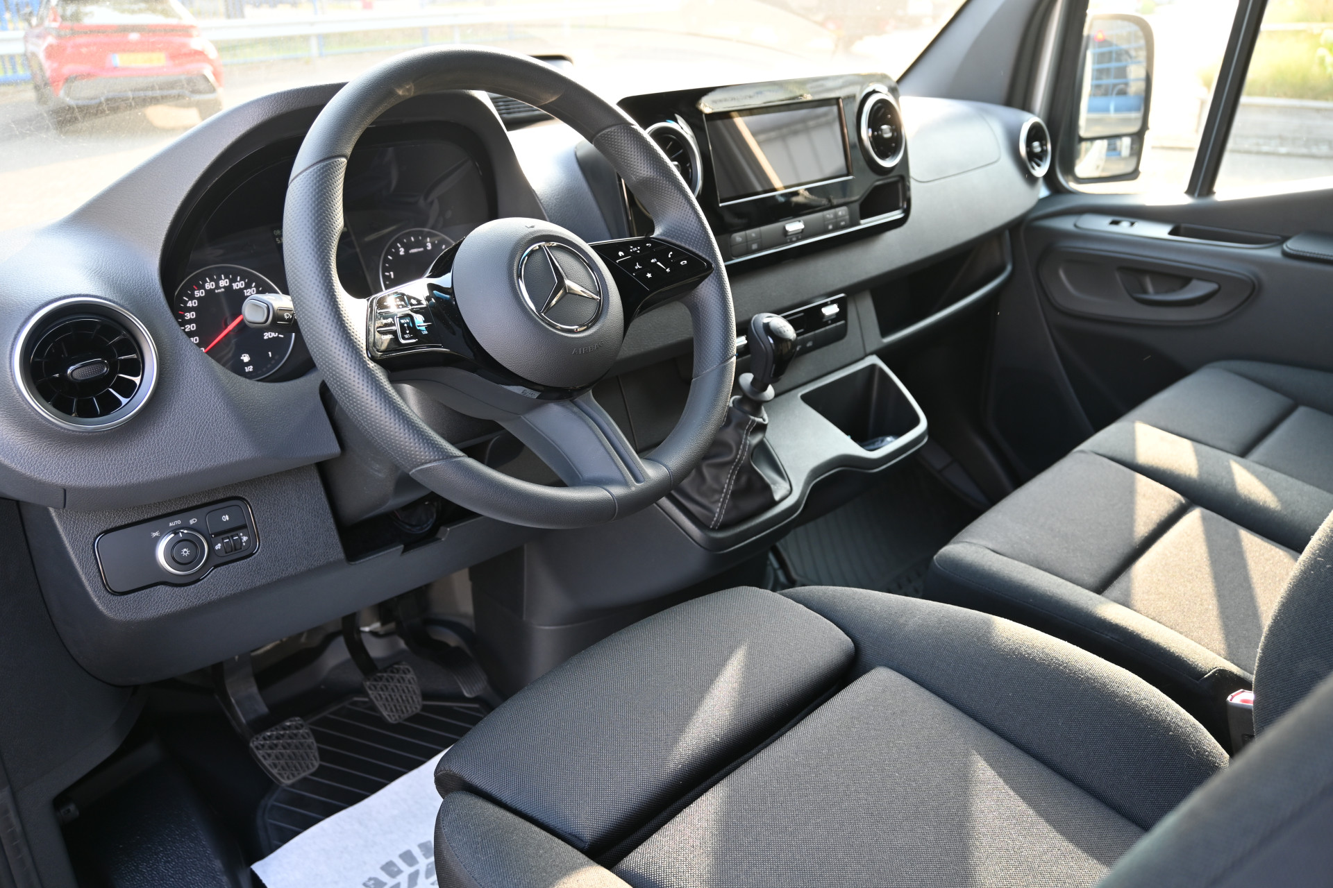 Mercedes-Benz Sprinter 4