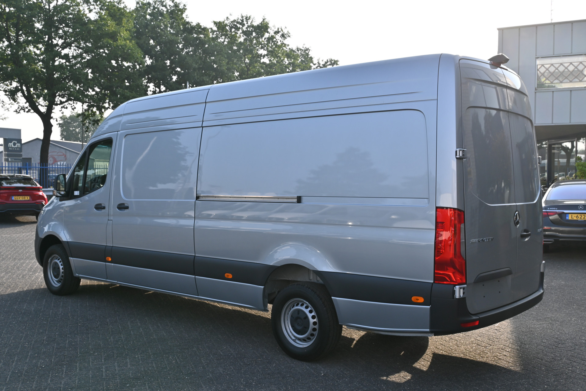 Mercedes-Benz Sprinter 9