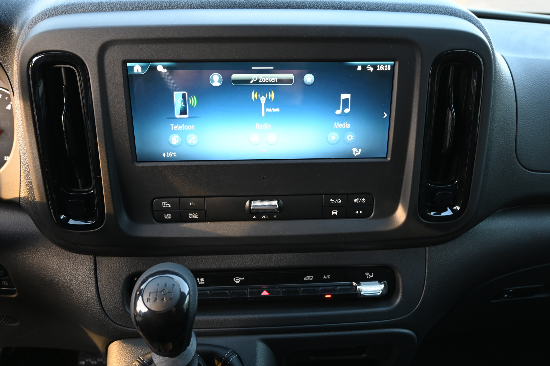 Mercedes-Benz Vito 4