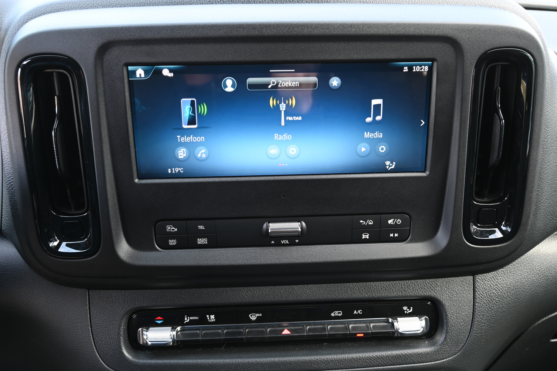 Mercedes-Benz Vito 4