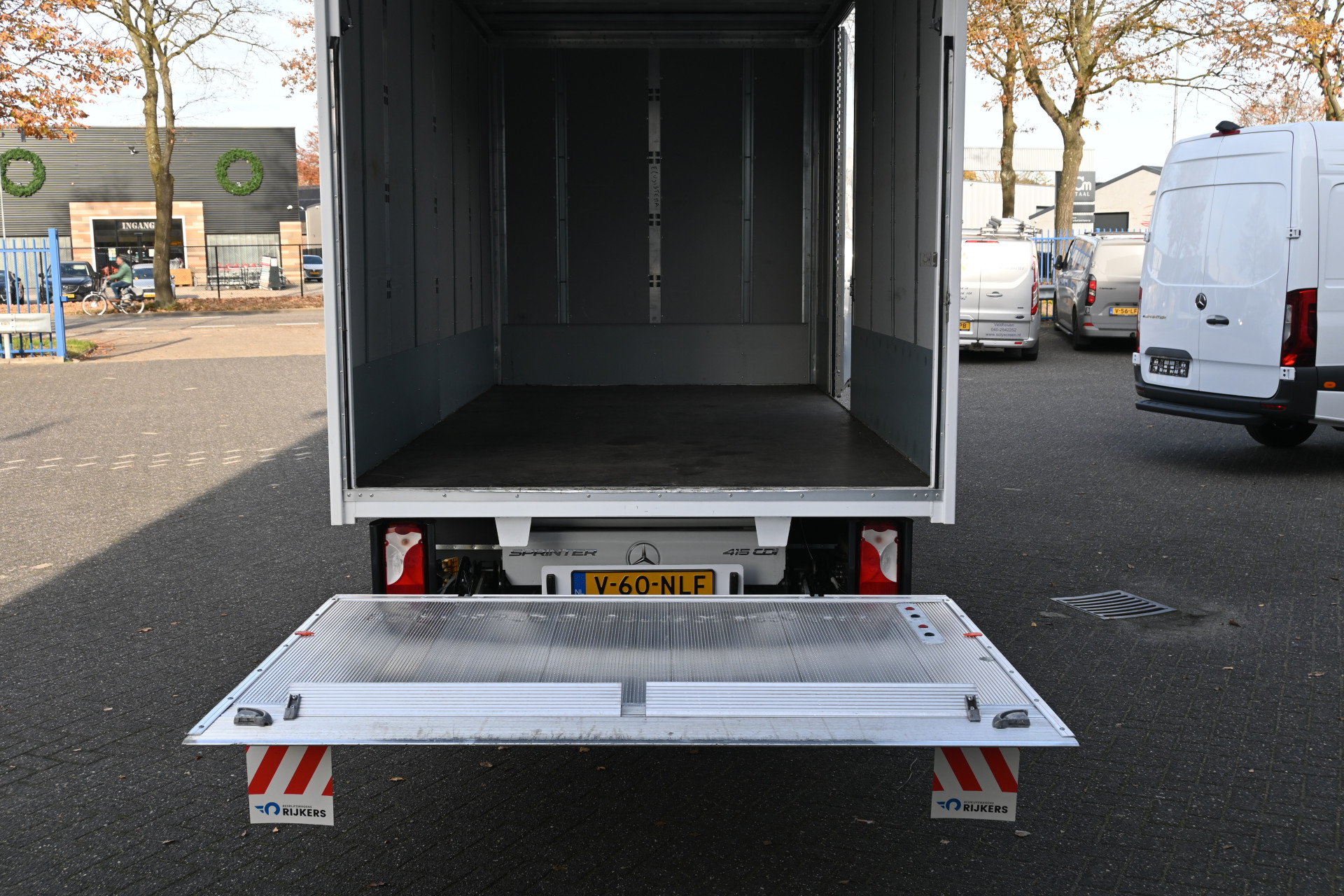 Mercedes-Benz Sprinter 9