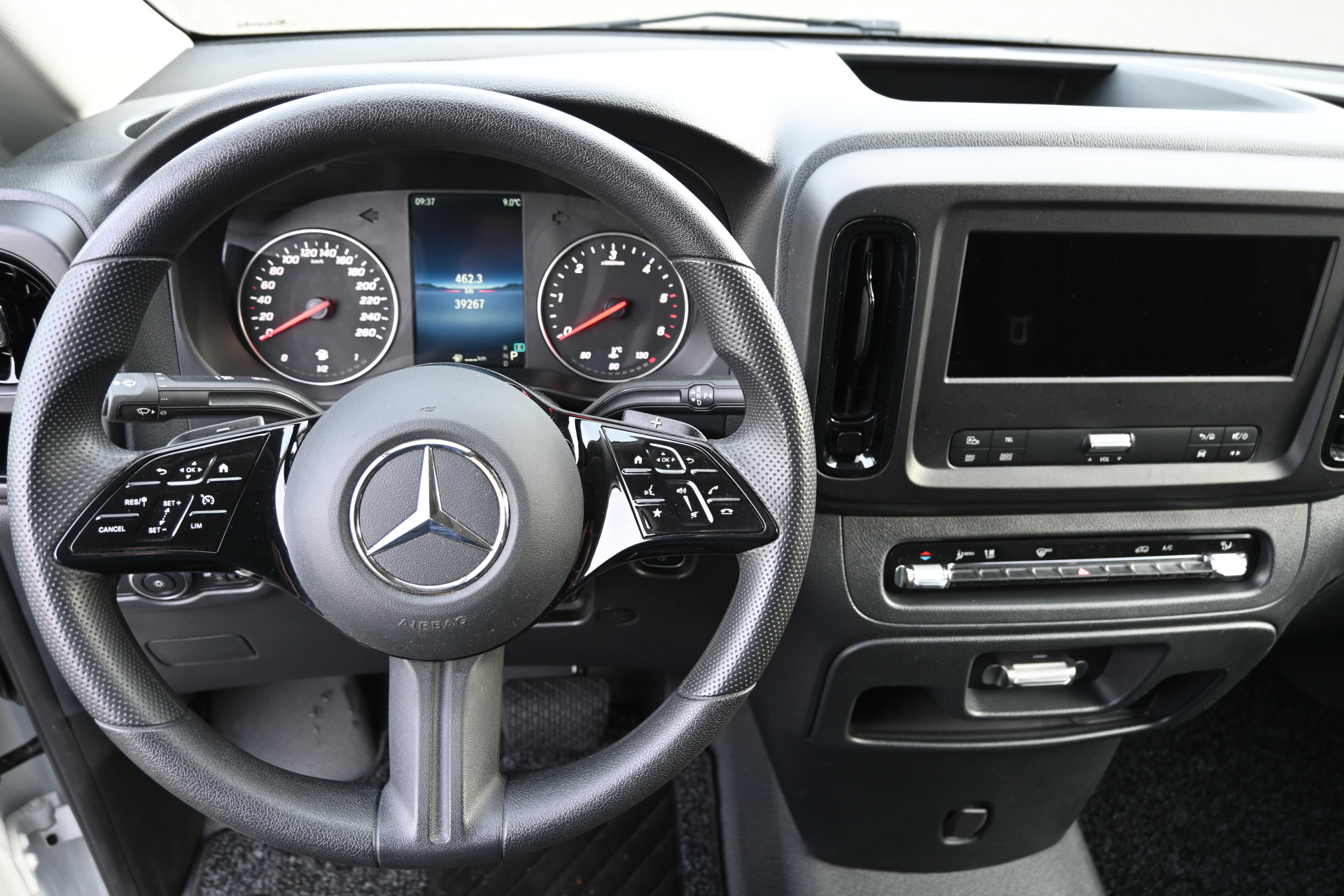 Mercedes-Benz Vito 12