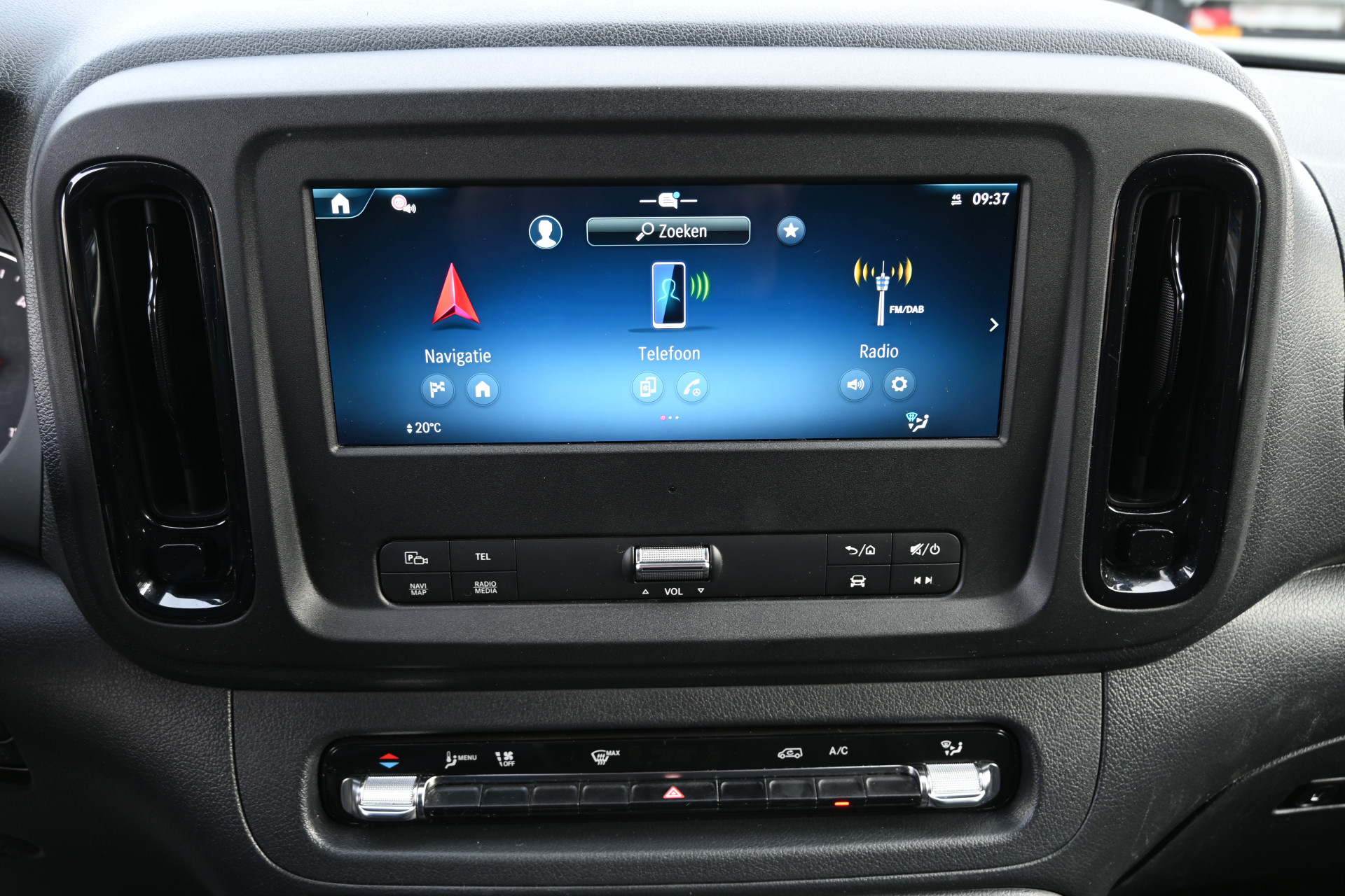 Mercedes-Benz Vito 4