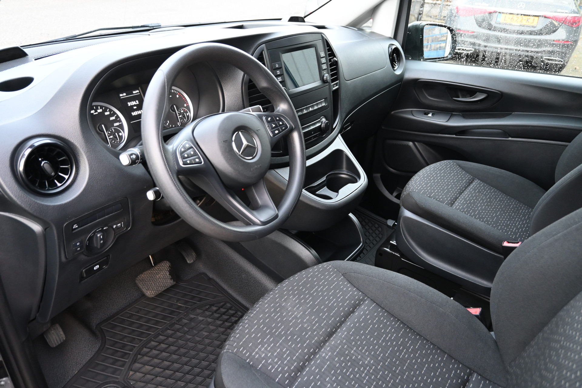 Mercedes-Benz Vito 4