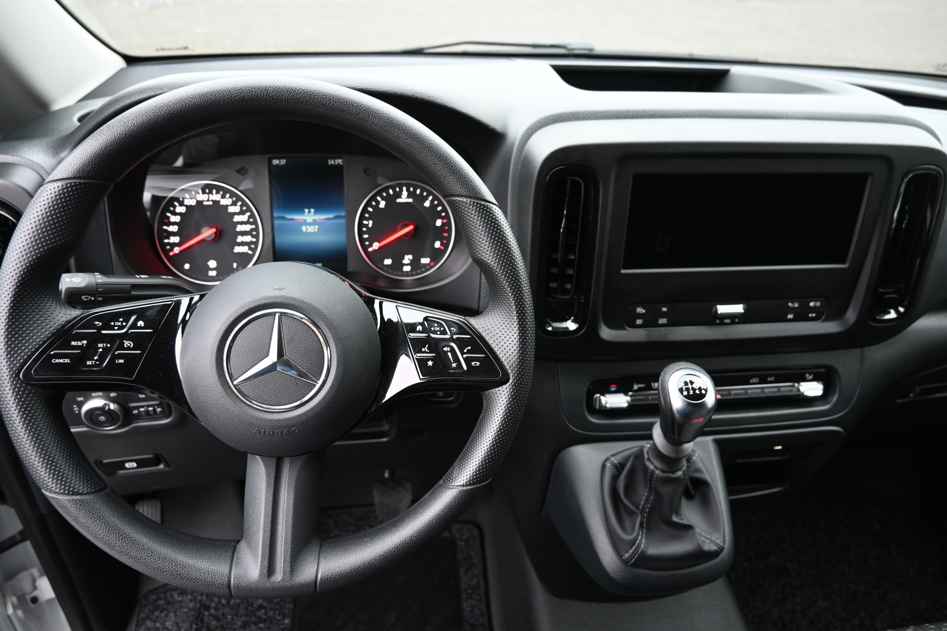 Mercedes-Benz Vito 12