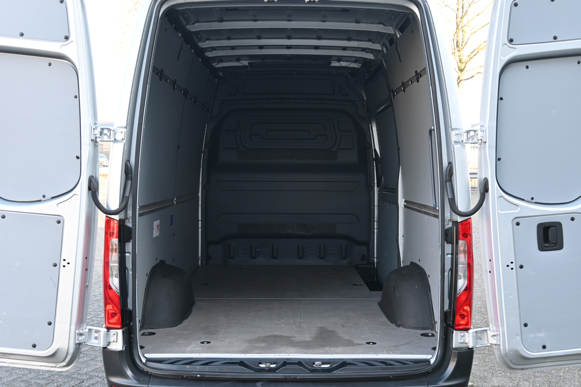 Mercedes-Benz Sprinter 11