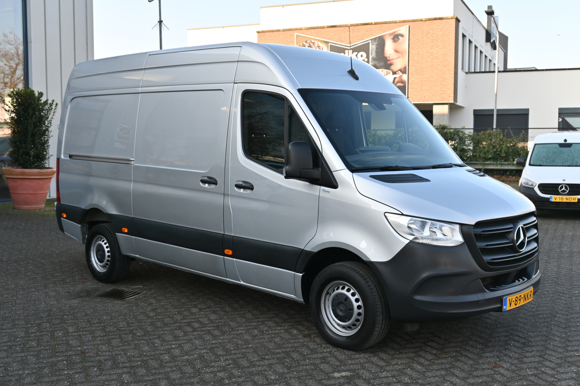 Mercedes-Benz Sprinter 8