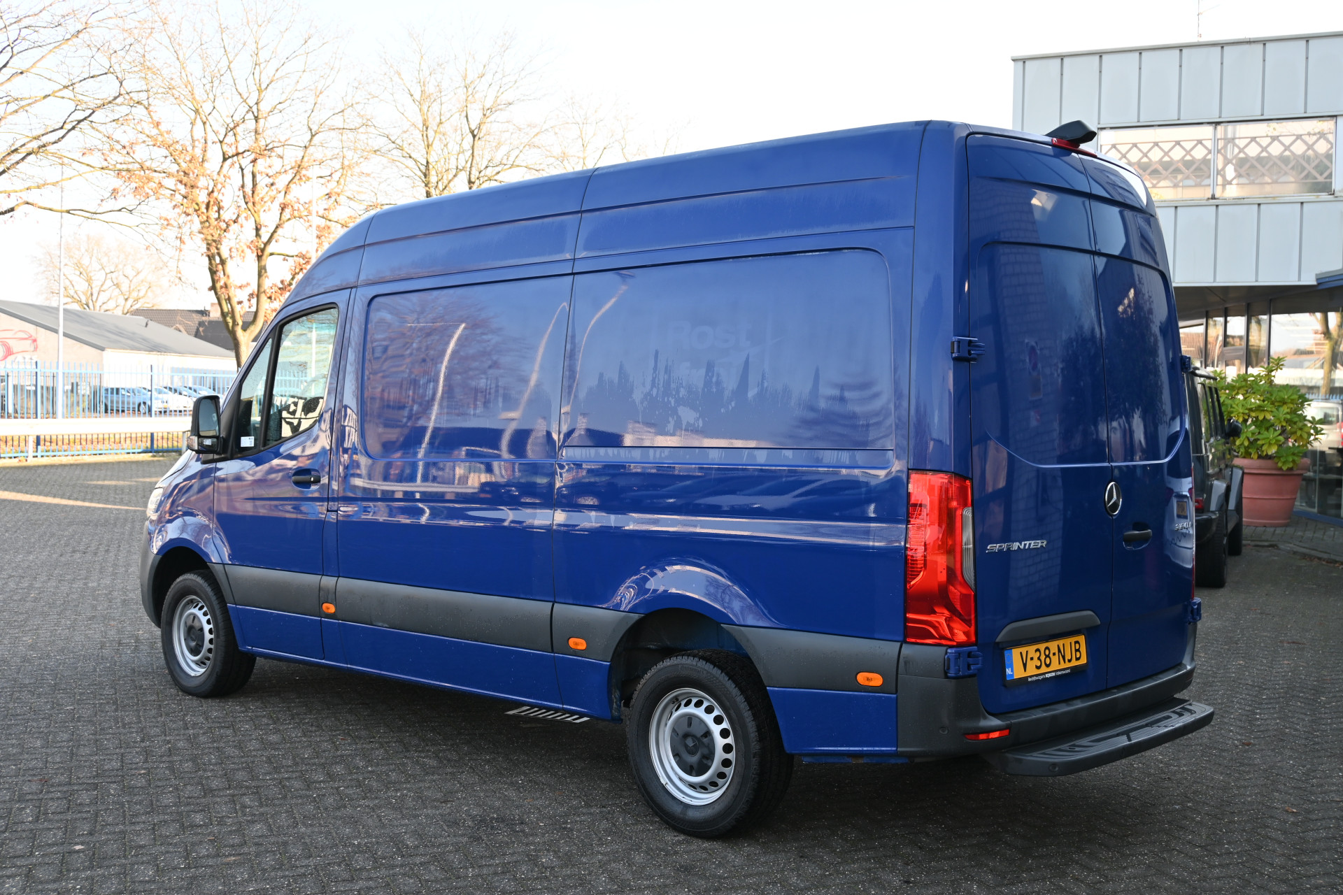 Mercedes-Benz Sprinter 11