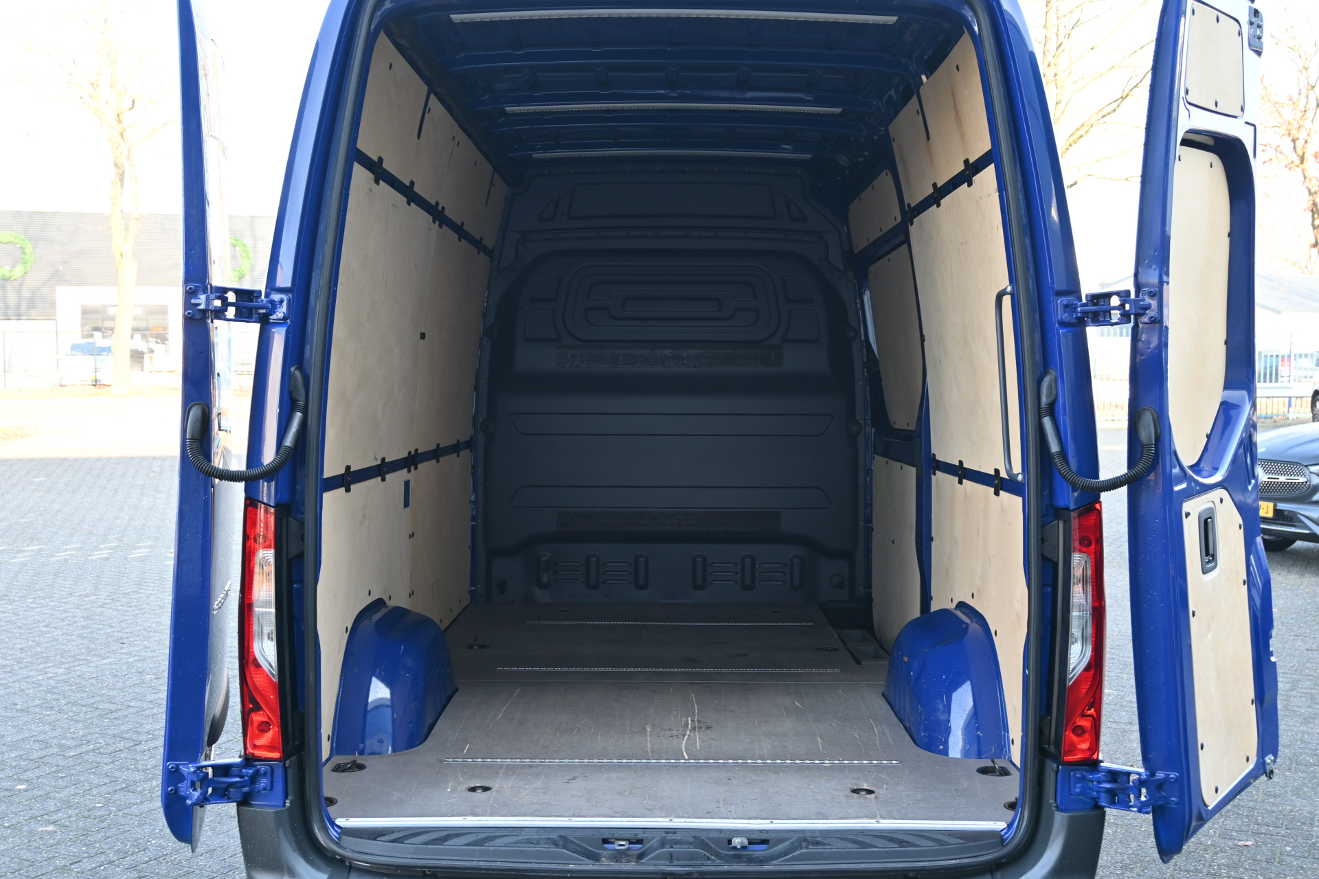 Mercedes-Benz Sprinter 13