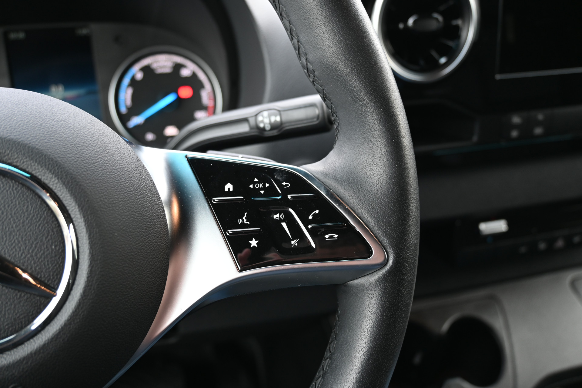 Mercedes-Benz eSprinter 12