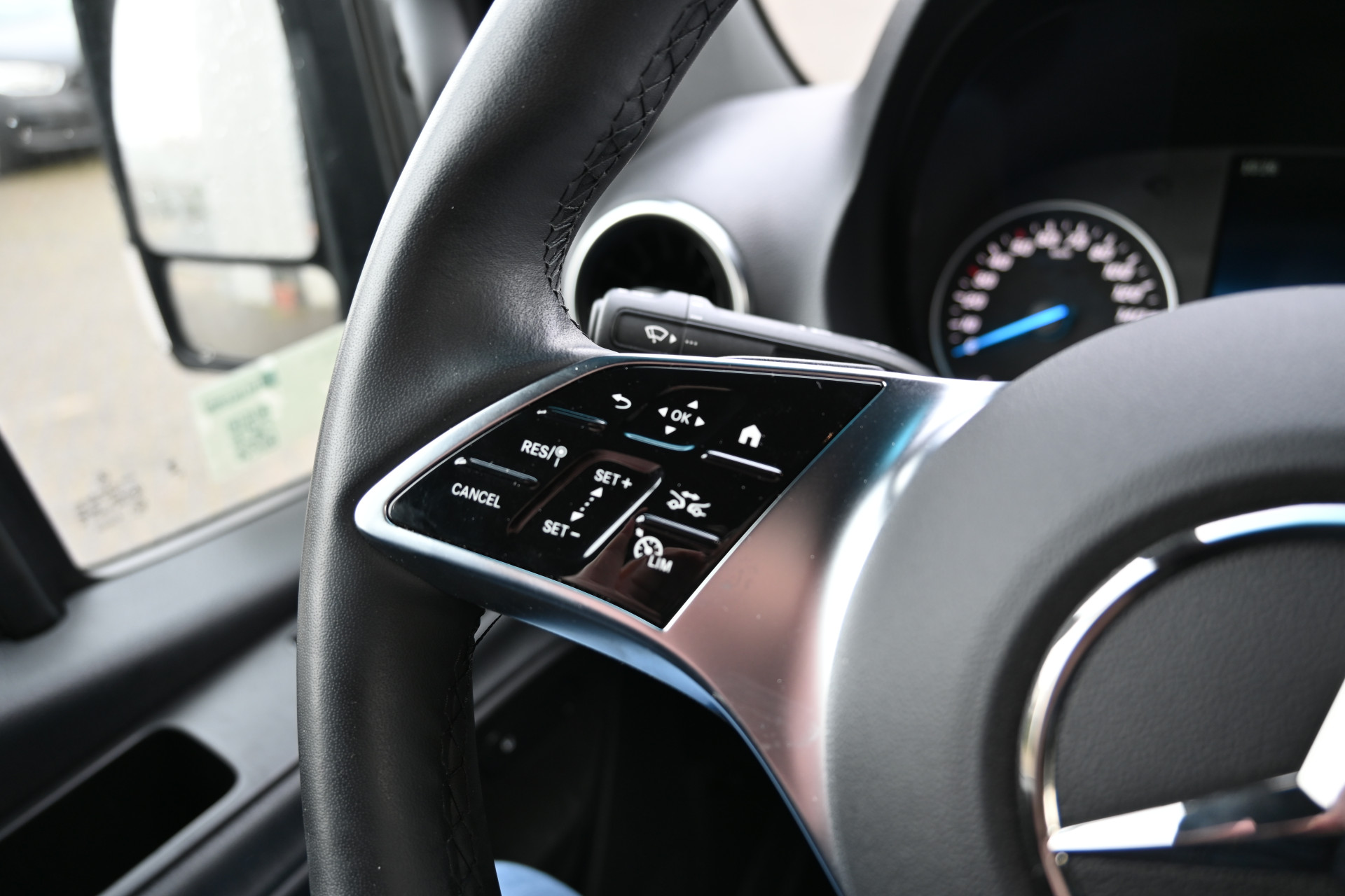 Mercedes-Benz eSprinter 13