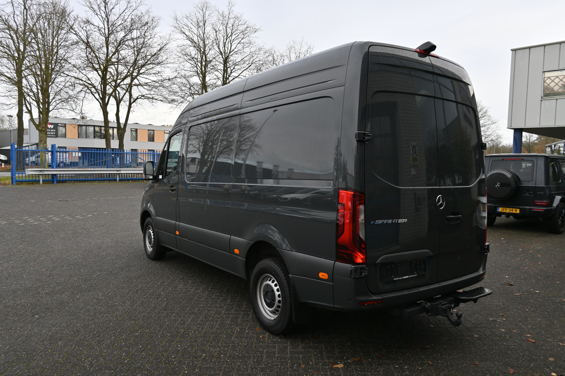 Mercedes-Benz eSprinter 4