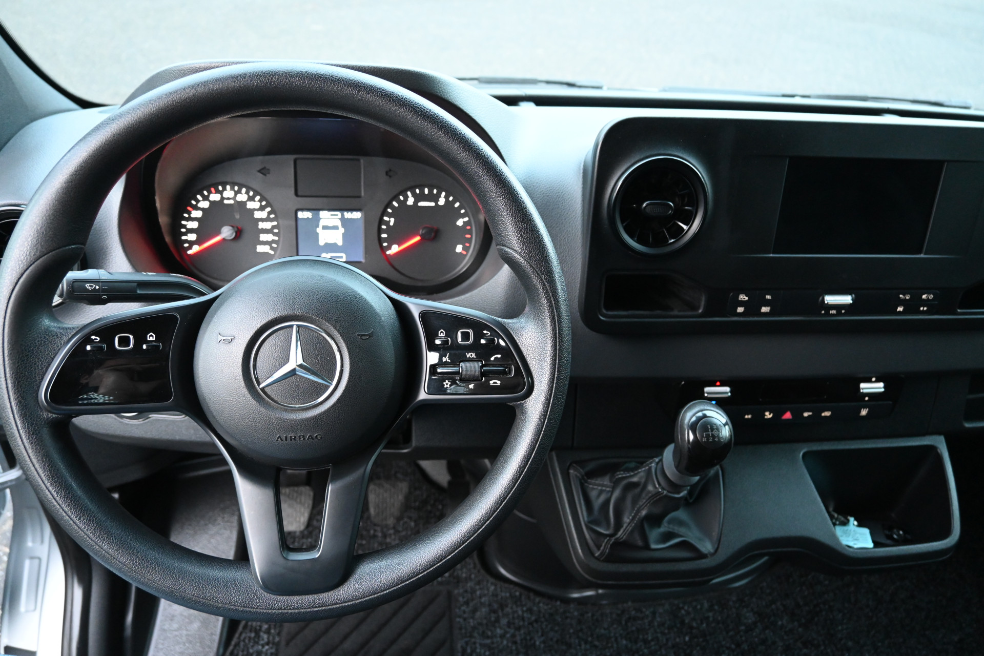 Mercedes-Benz Sprinter 14