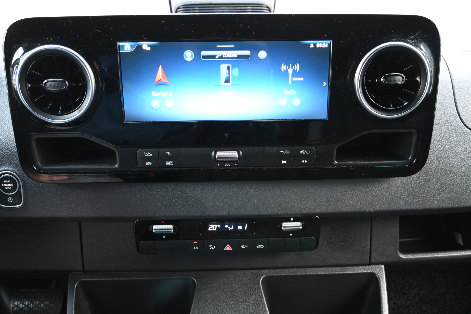 Mercedes-Benz Sprinter 4