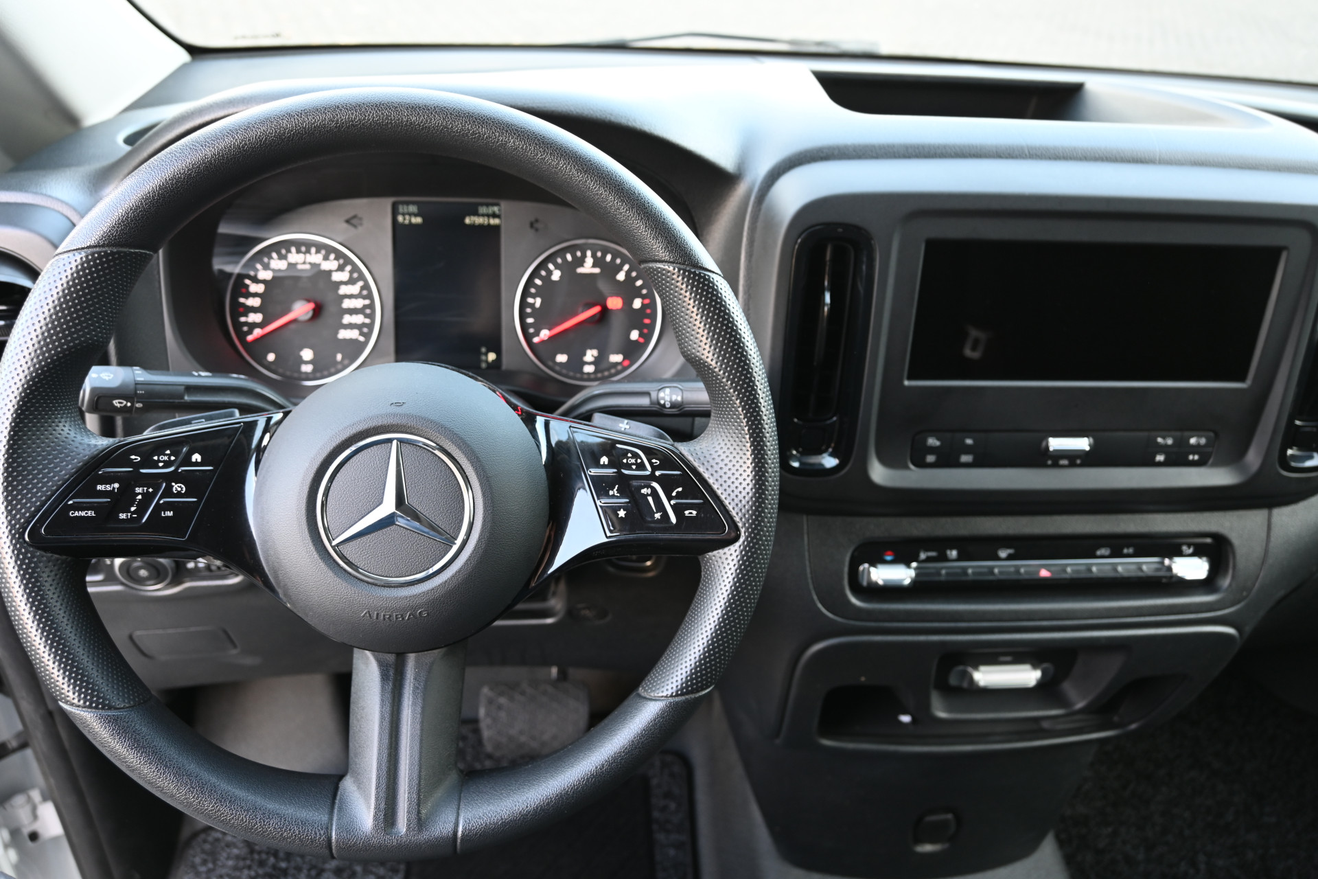 Mercedes-Benz Vito 12