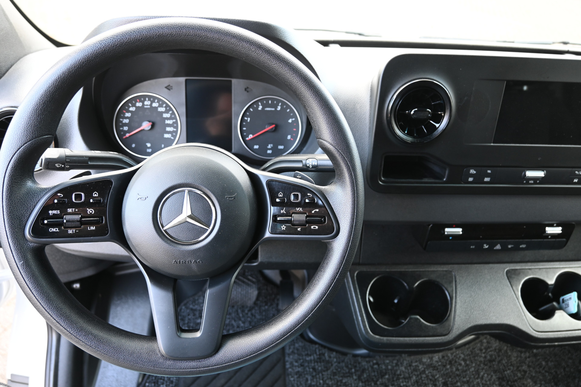 Mercedes-Benz Sprinter 13