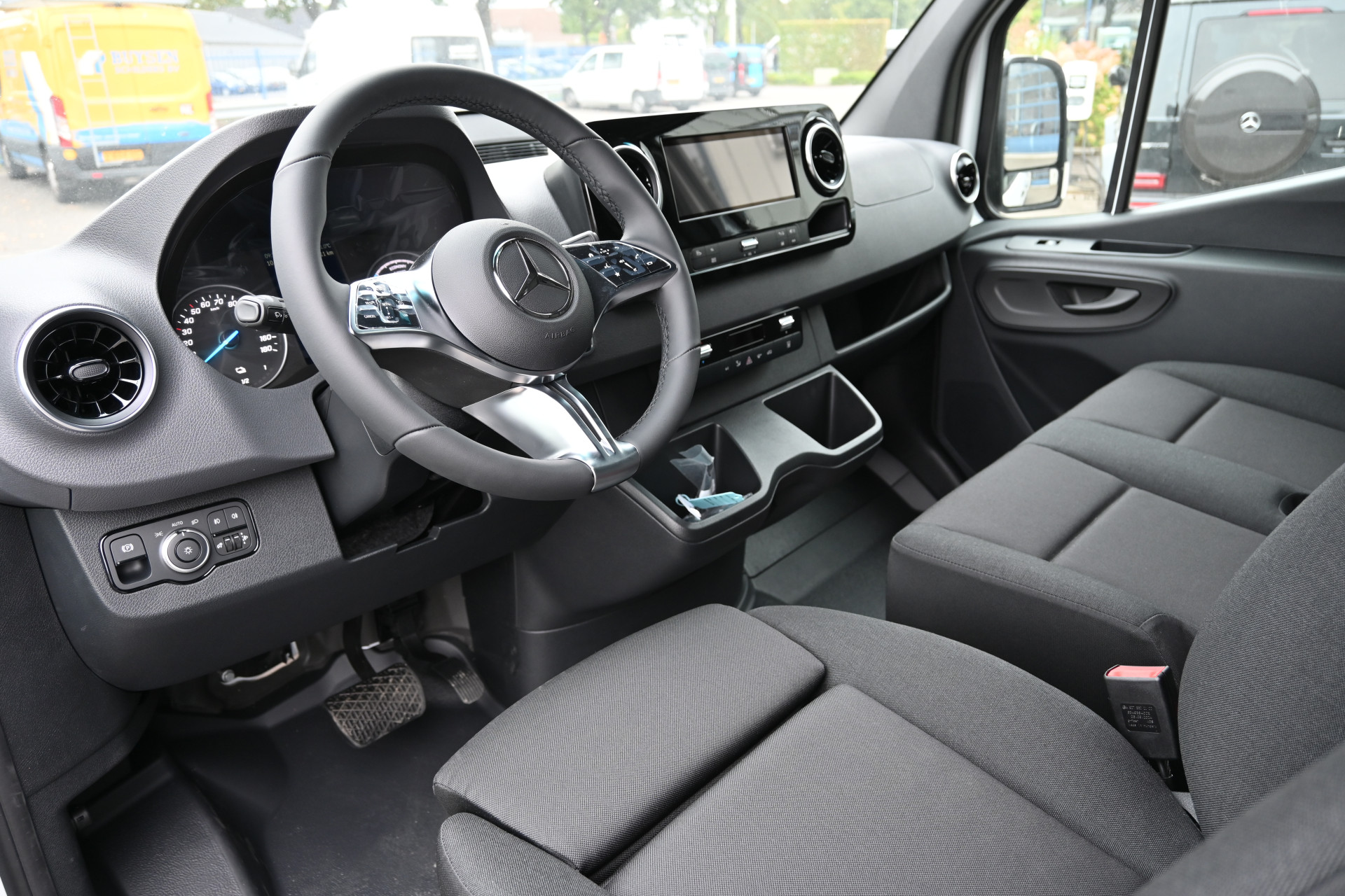 Mercedes-Benz eSprinter 3