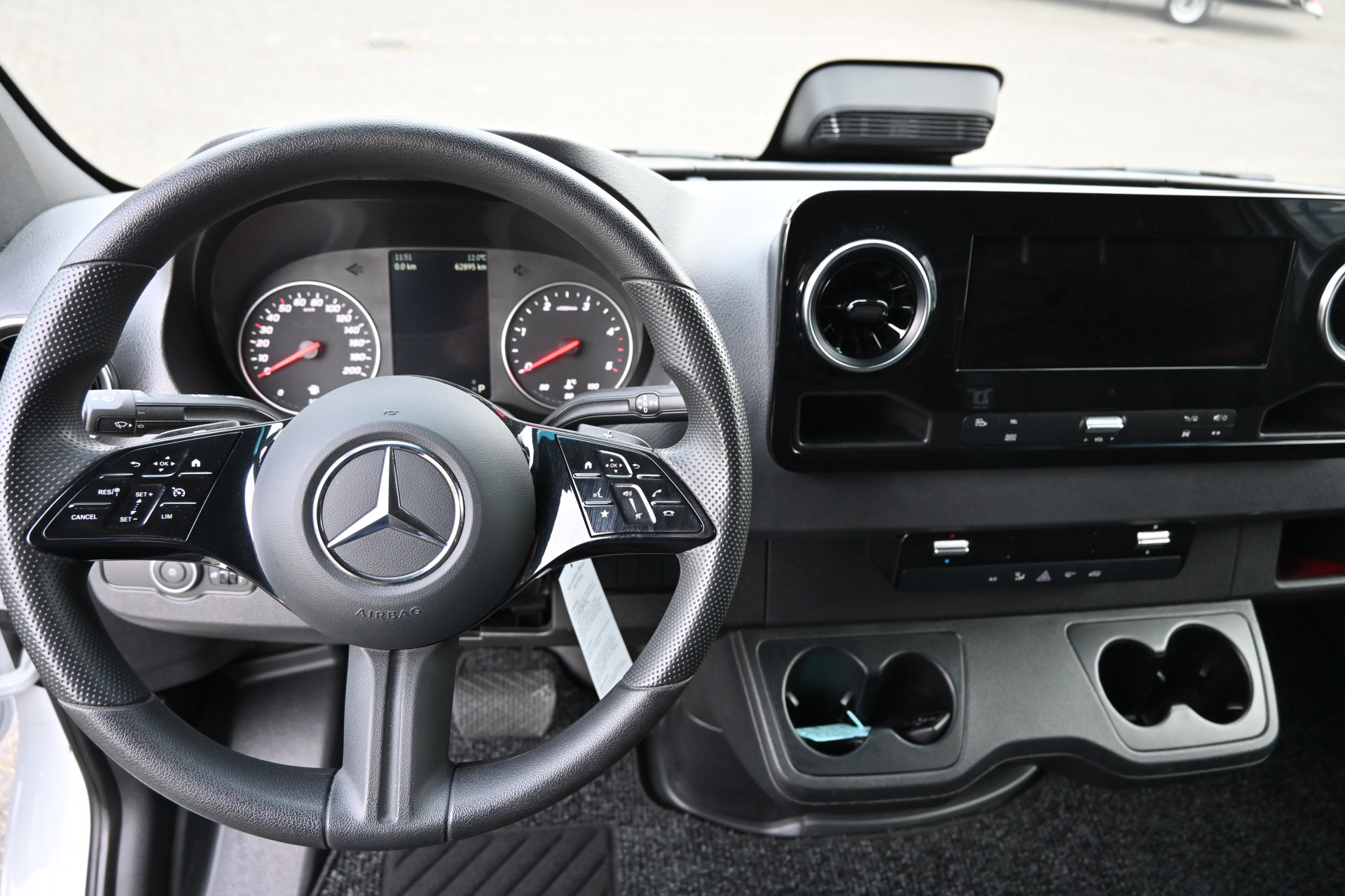 Mercedes-Benz Sprinter 12