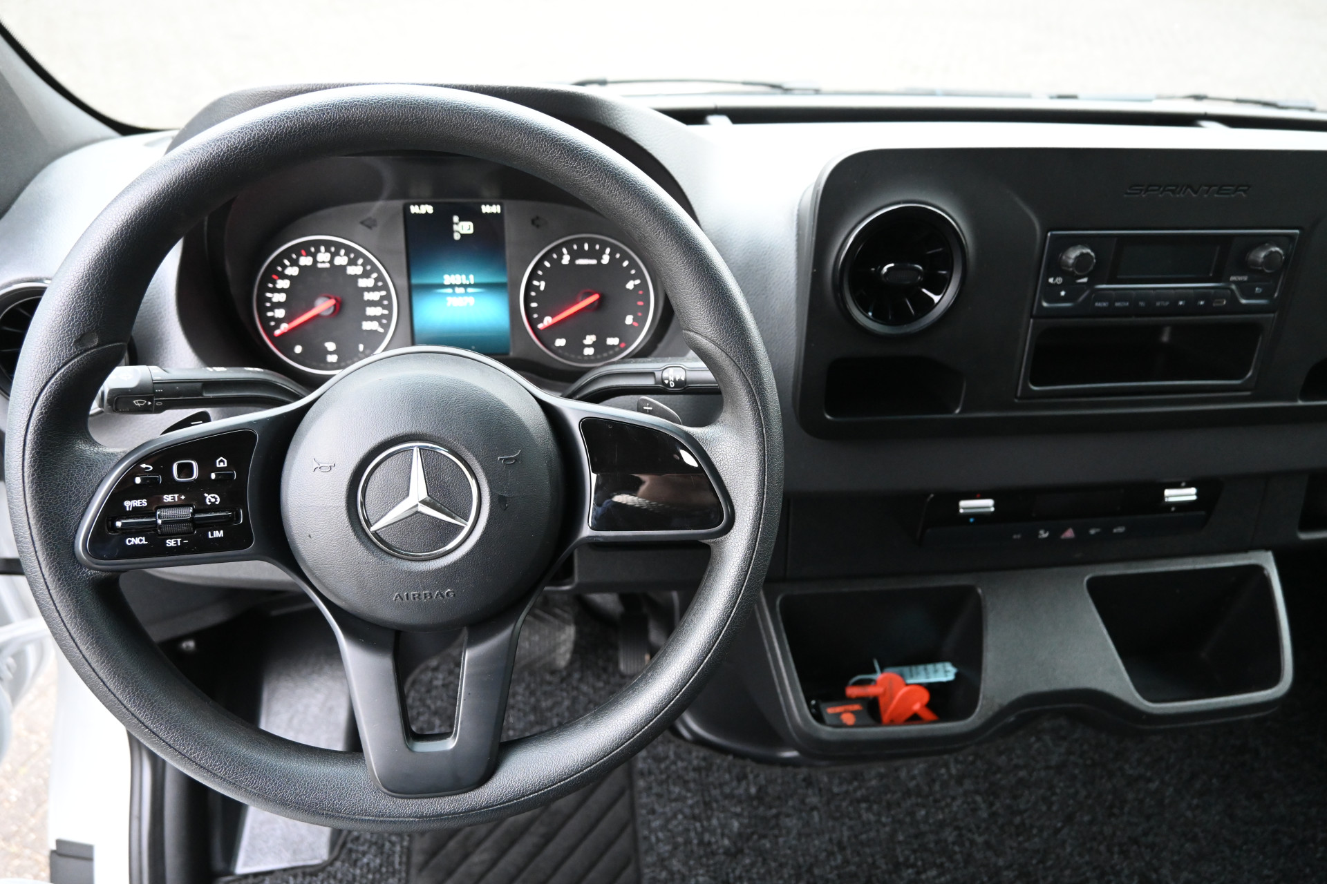 Mercedes-Benz Sprinter 11